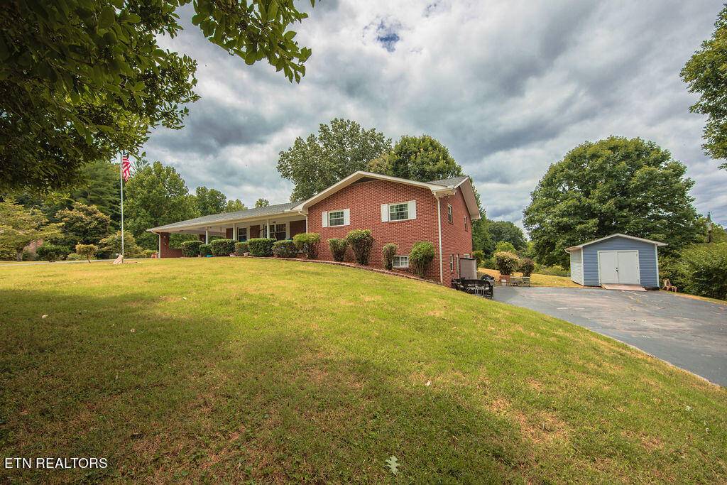 Oliver Springs, TN 37840,202 Poplar LN