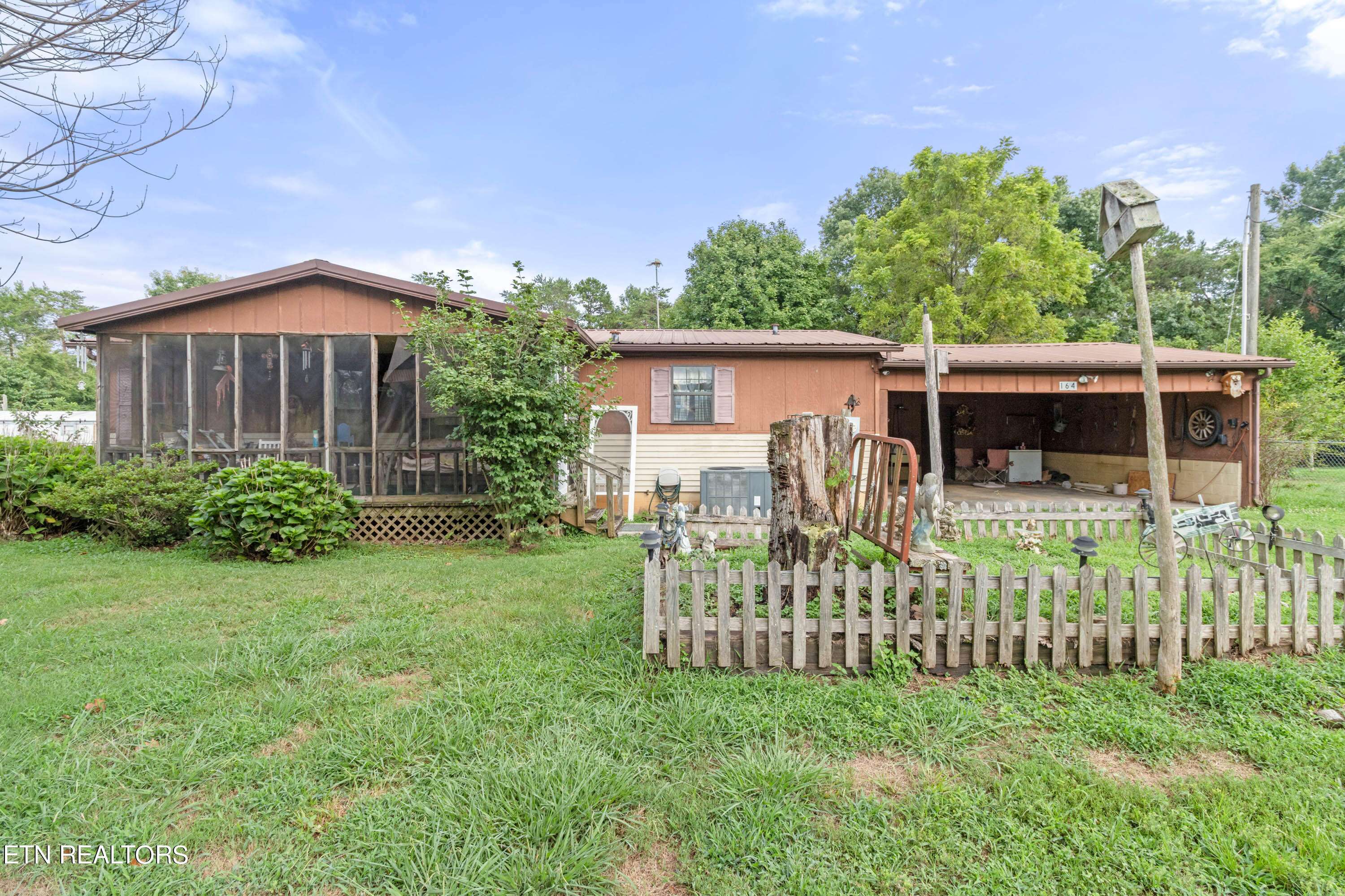 Madisonville, TN 37354,164 Garrett Rd