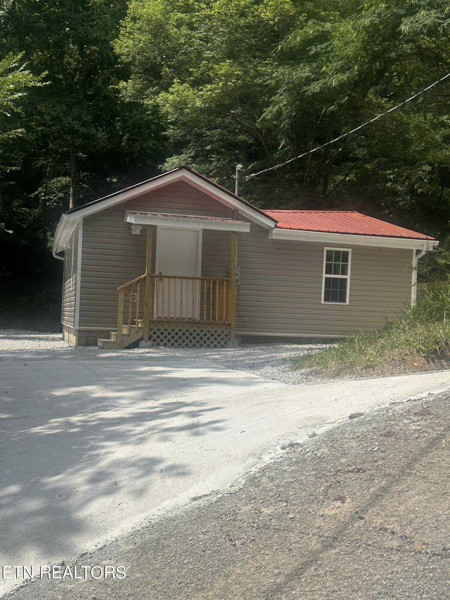 Lafollette, TN 37766,317 14th St