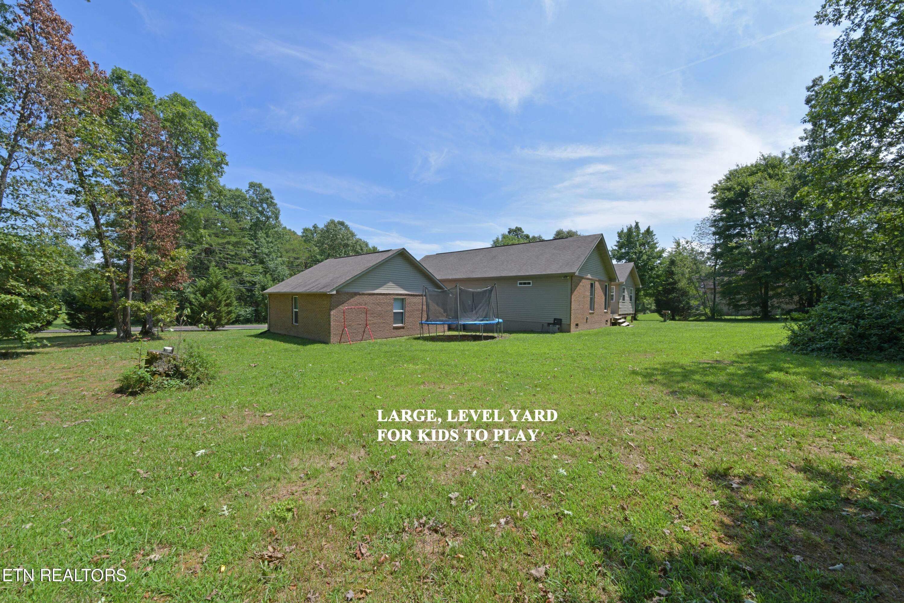 Crossville, TN 38571,990 Golf Club LN