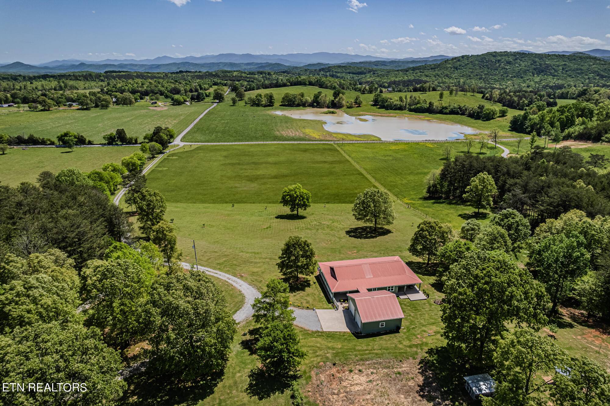 Tellico Plains, TN 37385,430 Peals LN