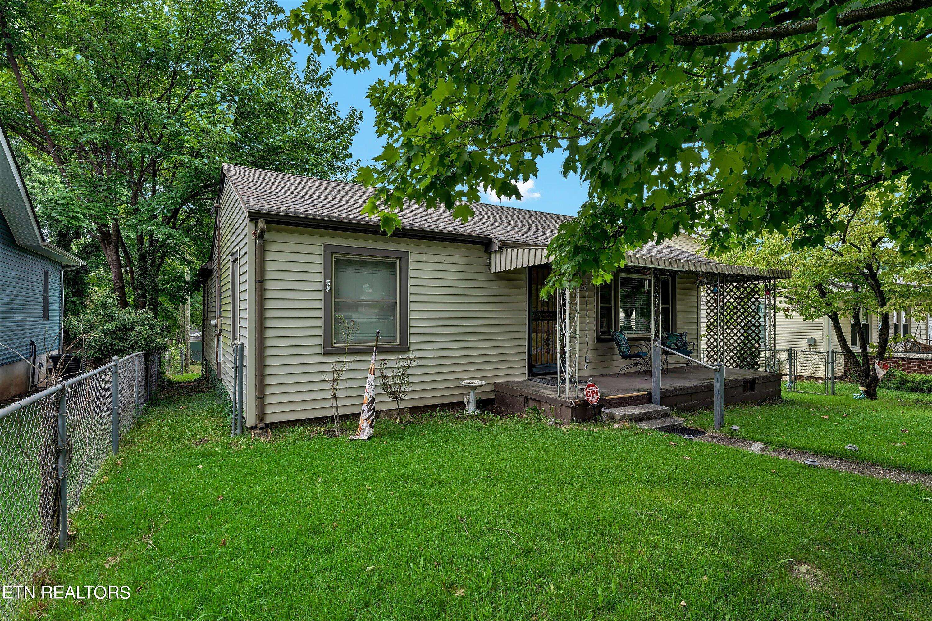 Knoxville, TN 37917,1706 Lawson Ave