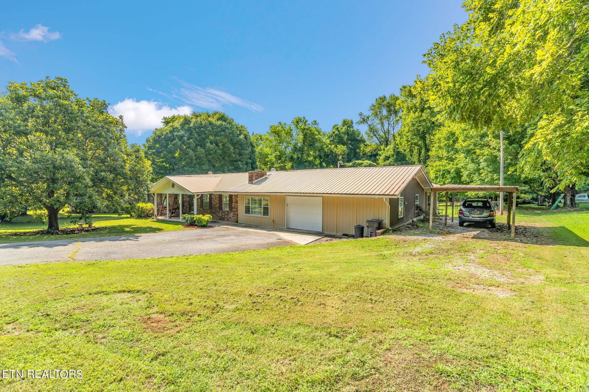 Harriman, TN 37748,1623 Bluff Rd