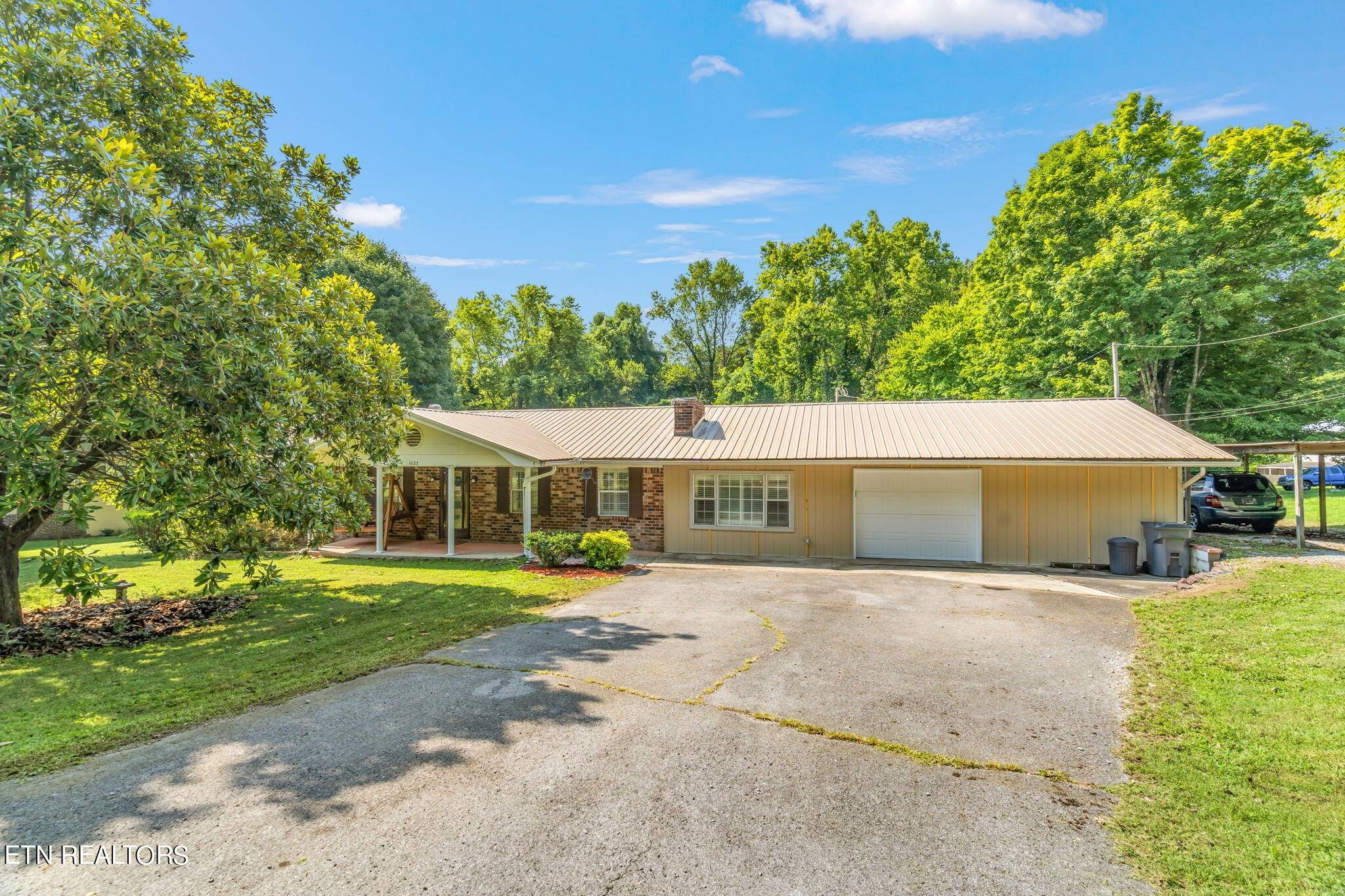 Harriman, TN 37748,1623 Bluff Rd