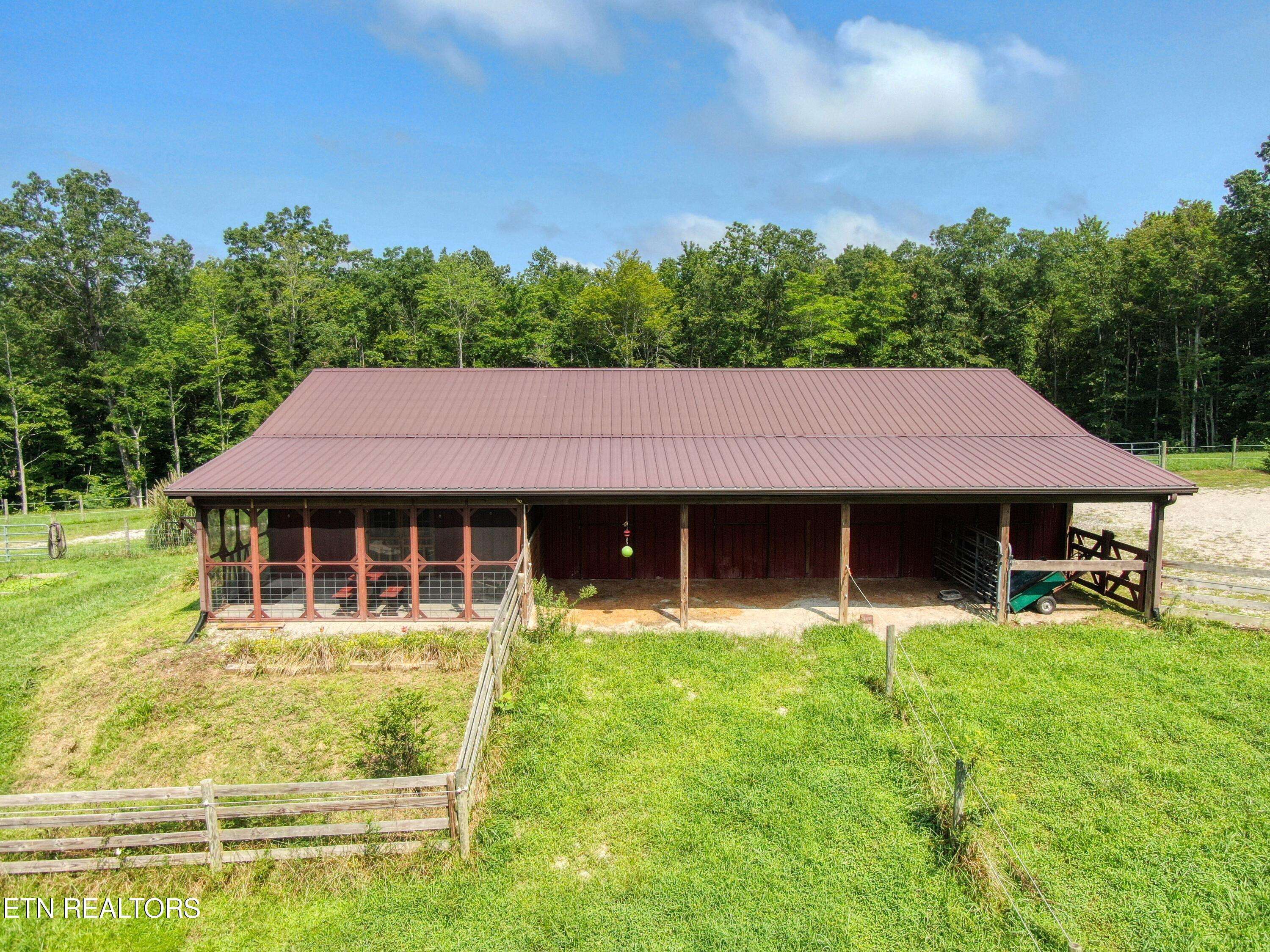 Jamestown, TN 38556,671 Ridge Top DR