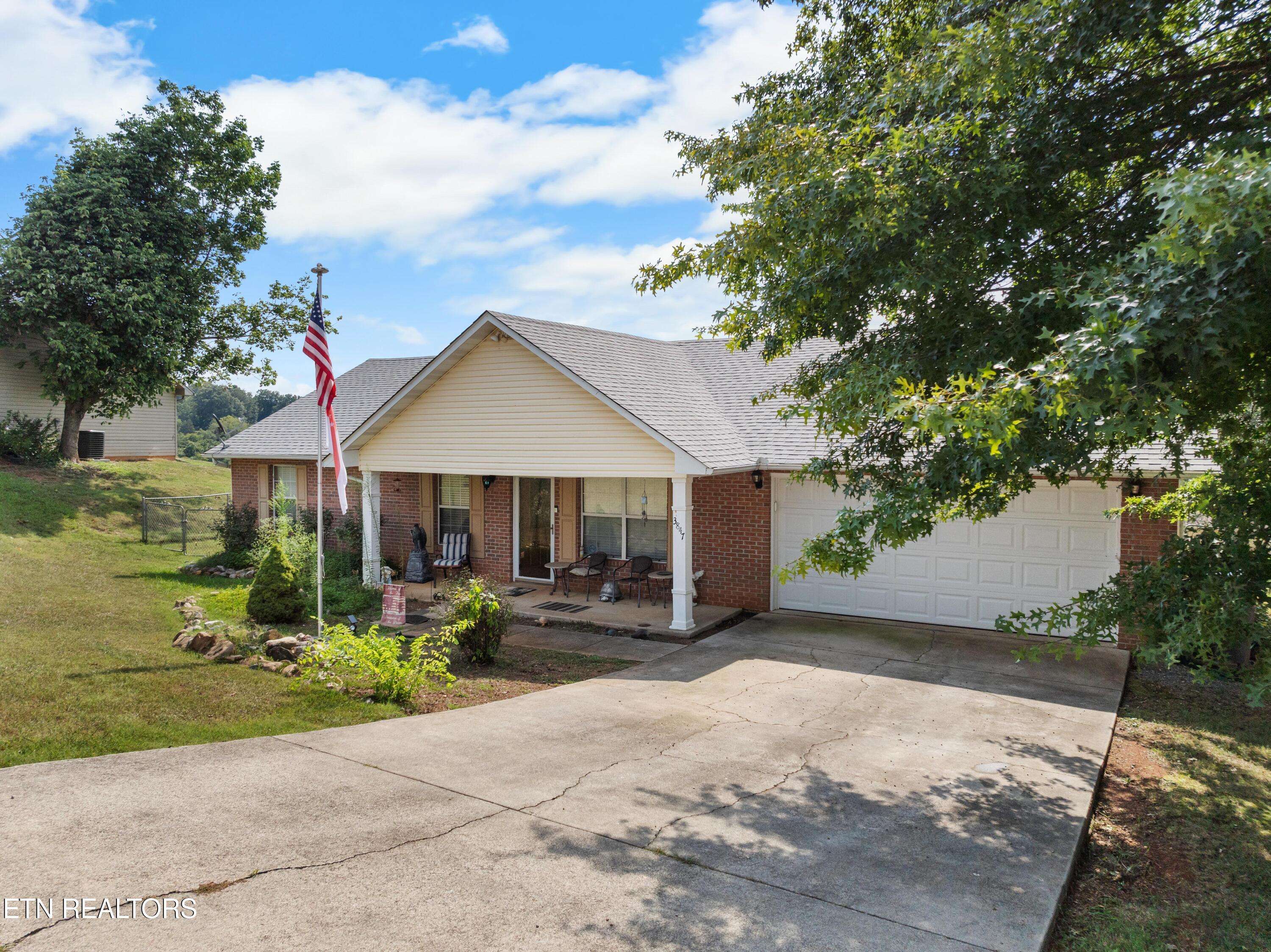 Friendsville, TN 37737,3847 Big Springs Ridge Rd