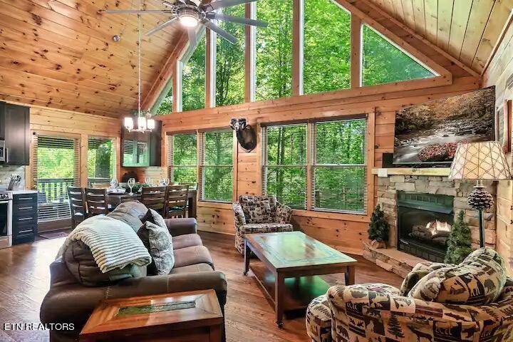 Gatlinburg, TN 37738,740 Yona Trail Way