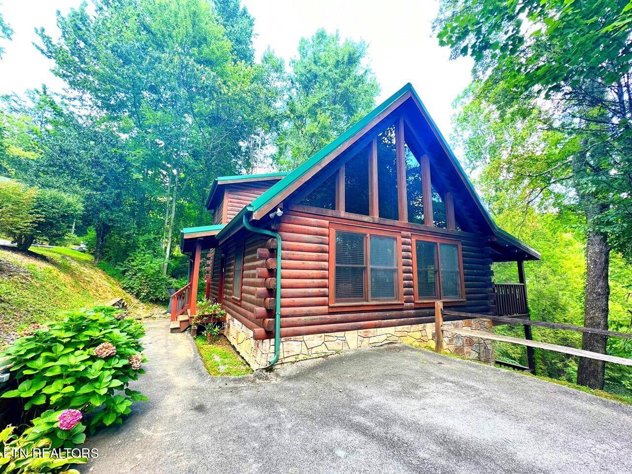 Gatlinburg, TN 37738,740 Yona Trail Way