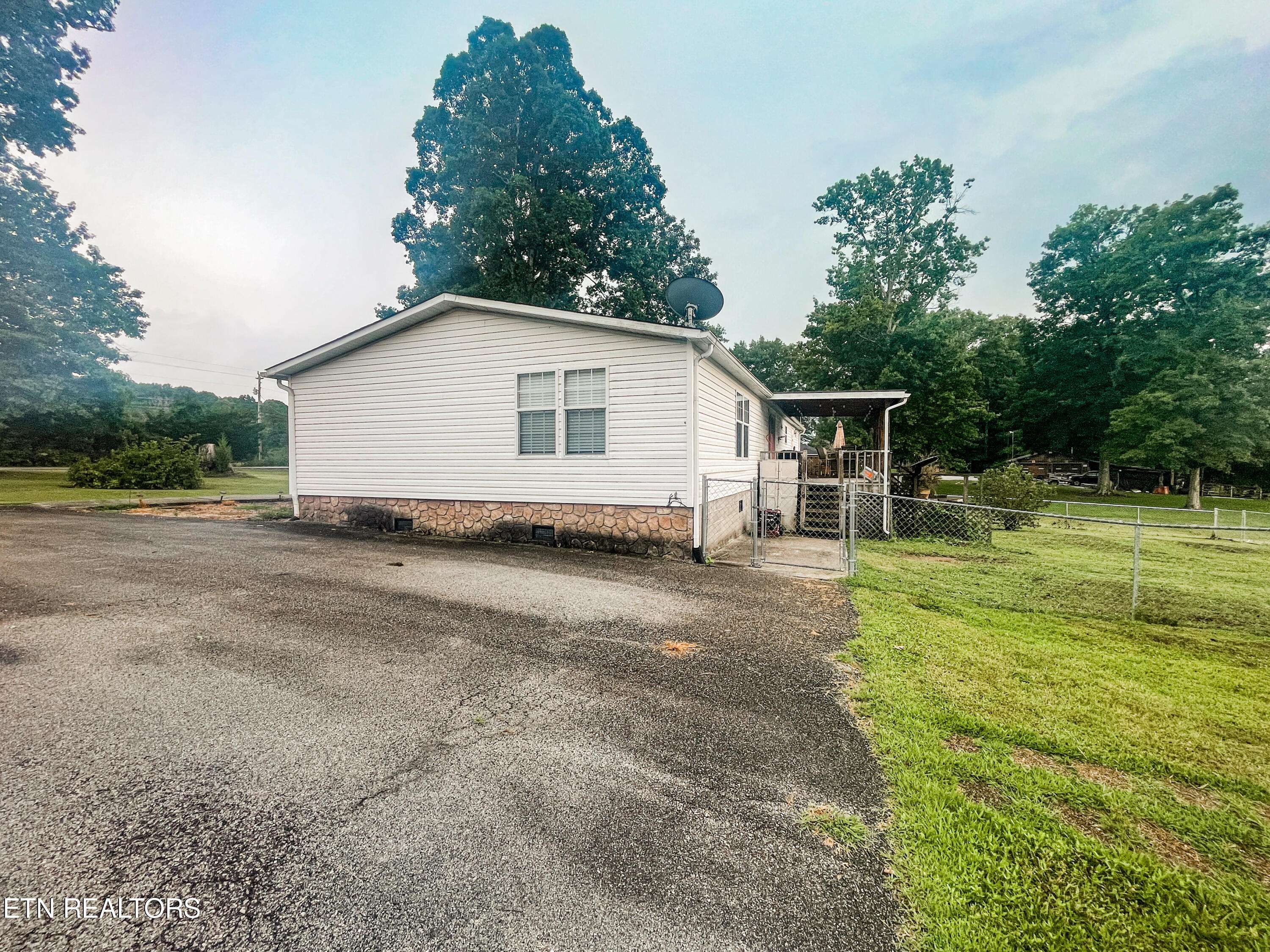 Kingston, TN 37763,1747 Lawnville Rd