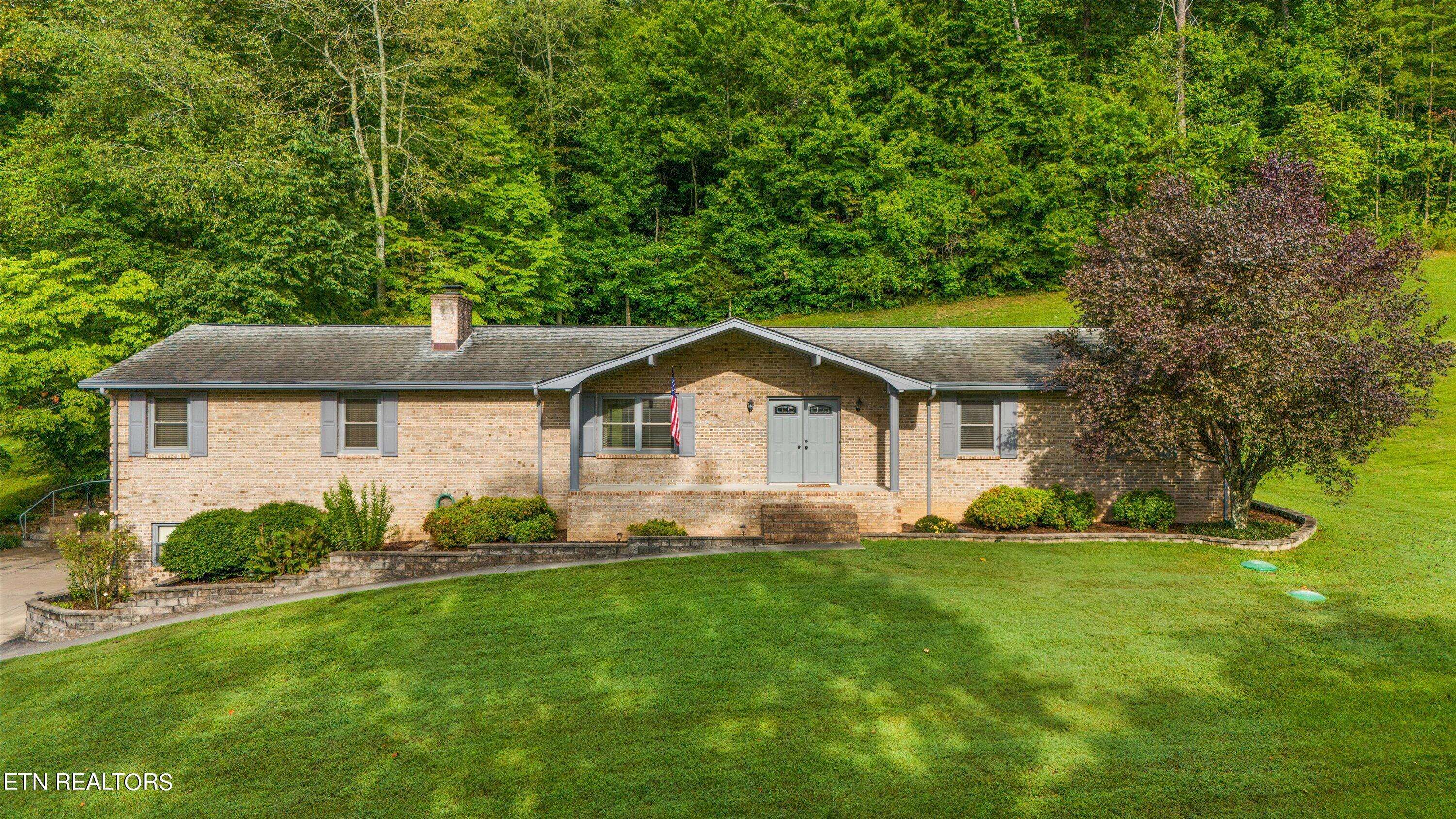 Clinton, TN 37716,116 Wealdwood DR