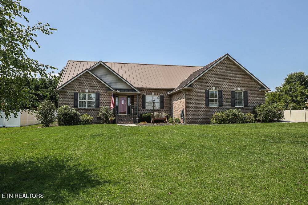 Maryville, TN 37804,529 Sweet Briar DR