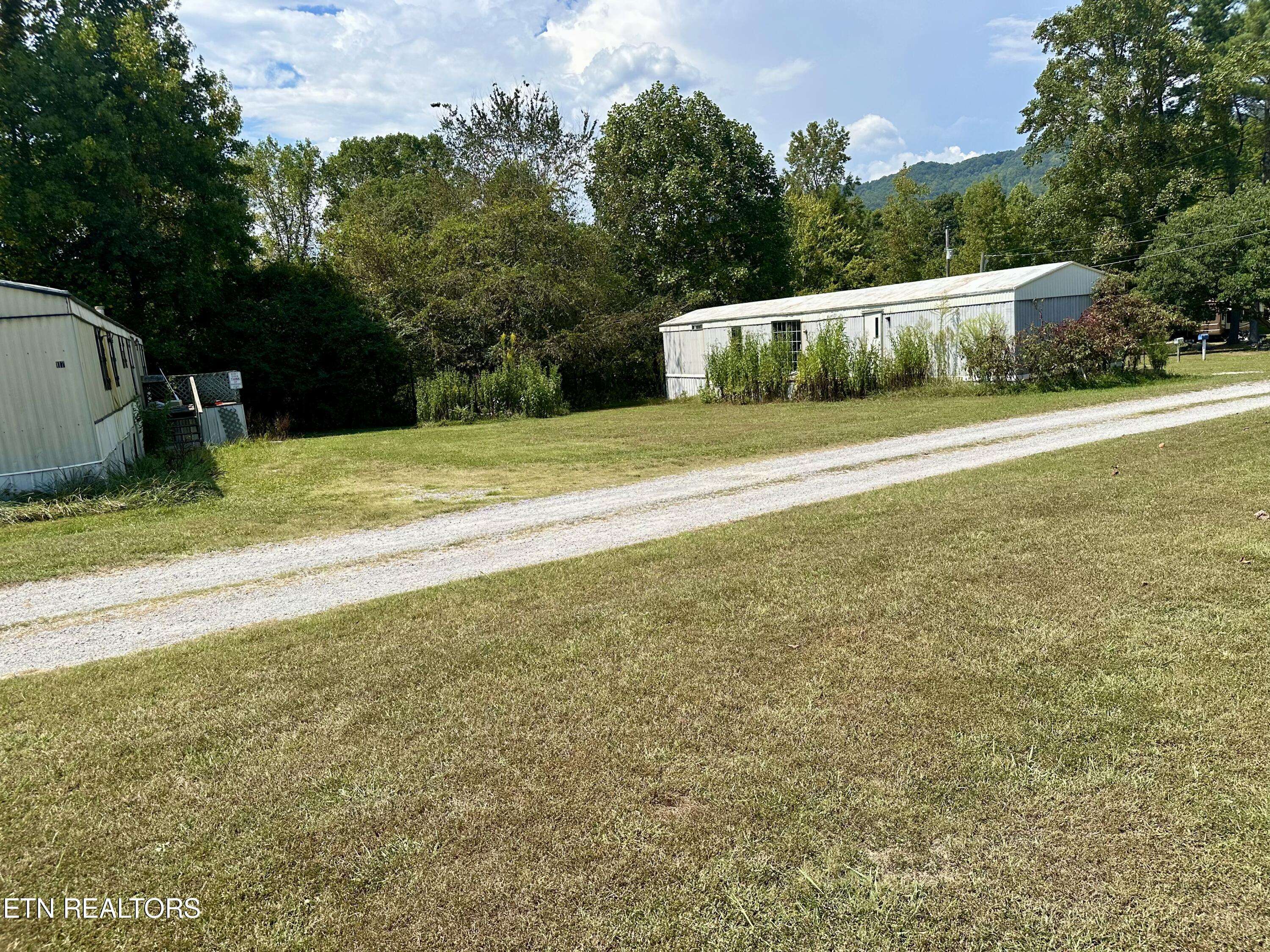 Oliver Springs, TN 37840,117 C Noe Rd