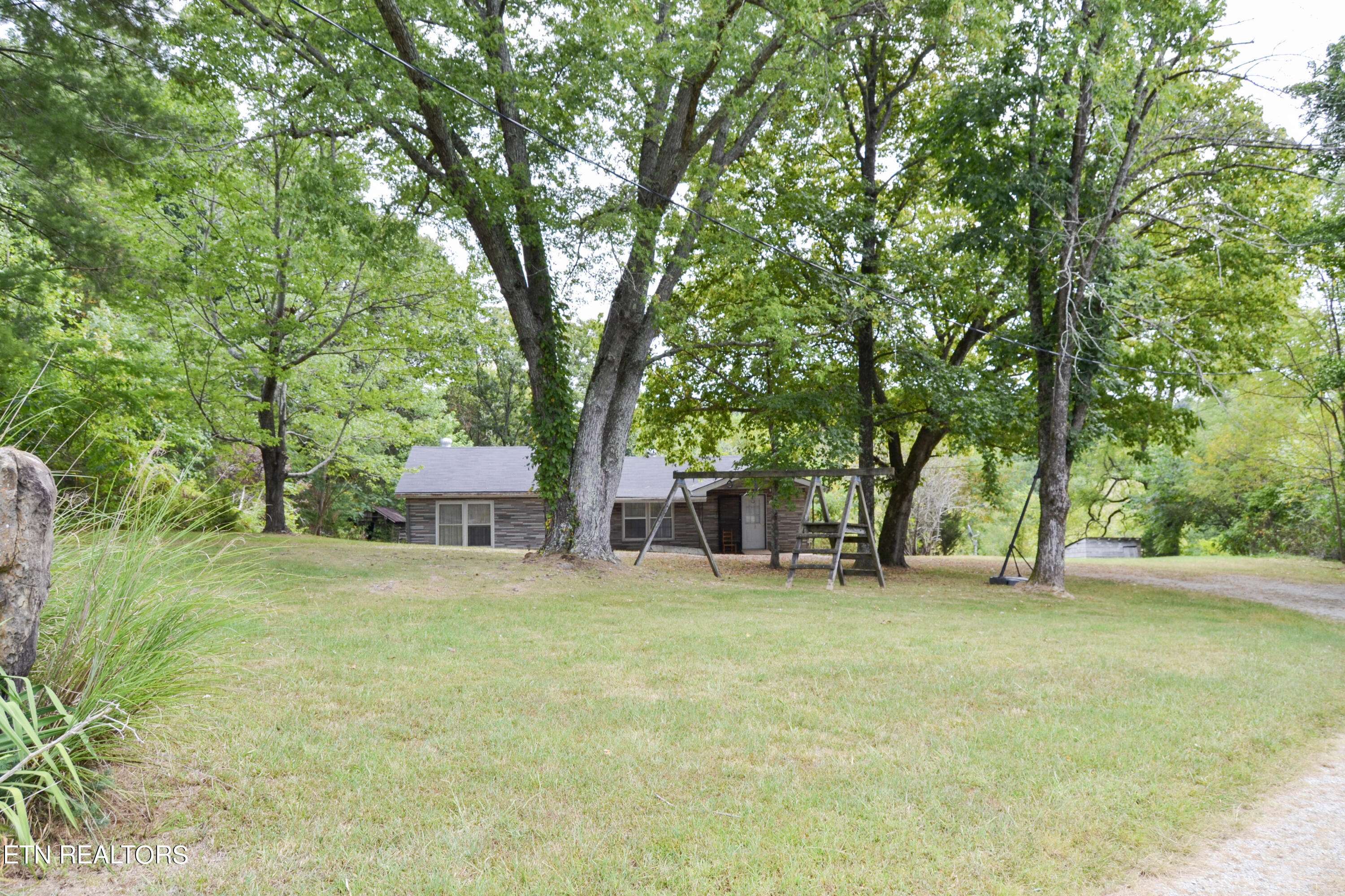 Livingston, TN 38570,147 Davis Rd