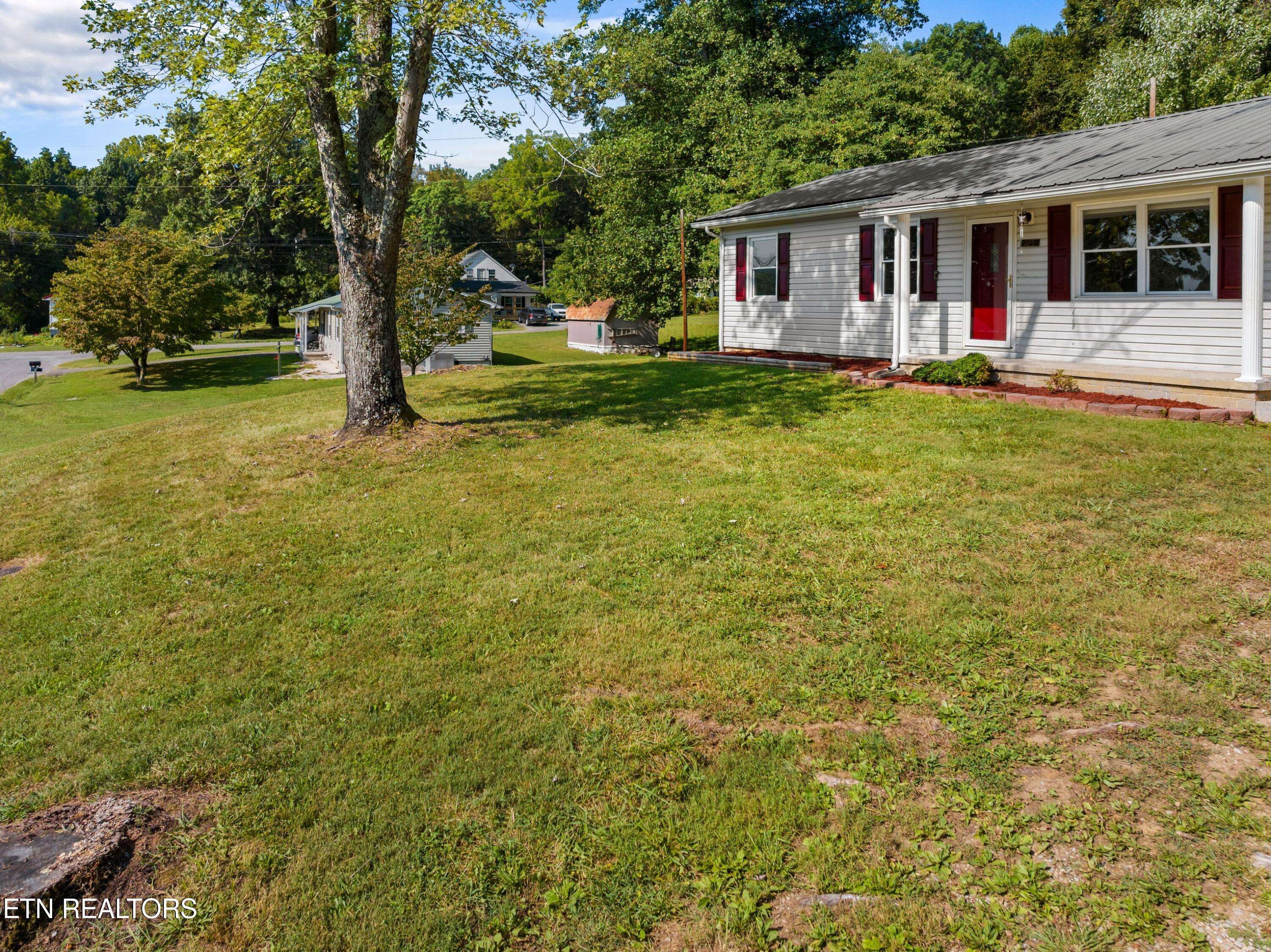 Caryville, TN 37714,125 Pike LN