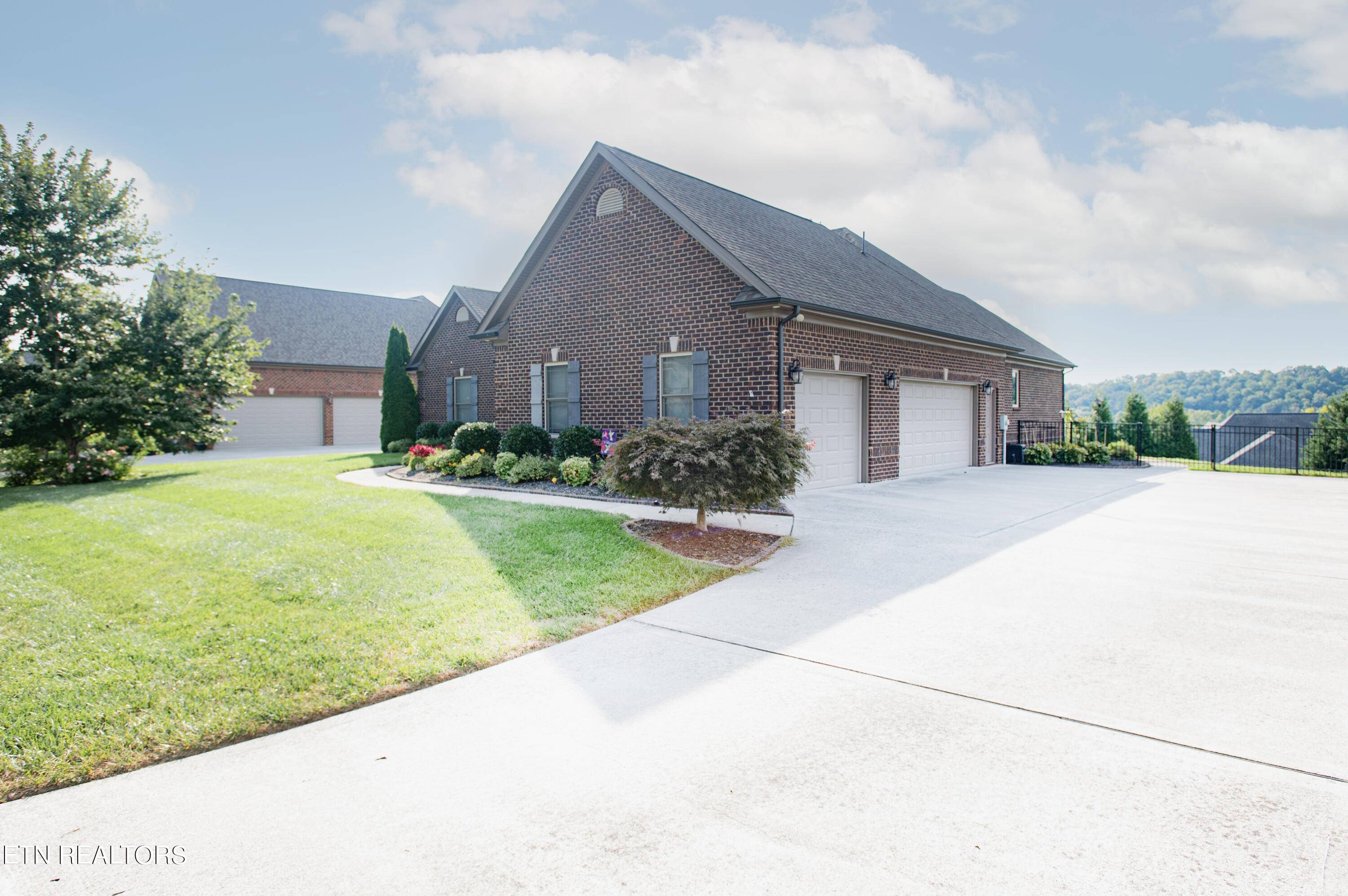 Lenoir City, TN 37772,312 Millstone LN