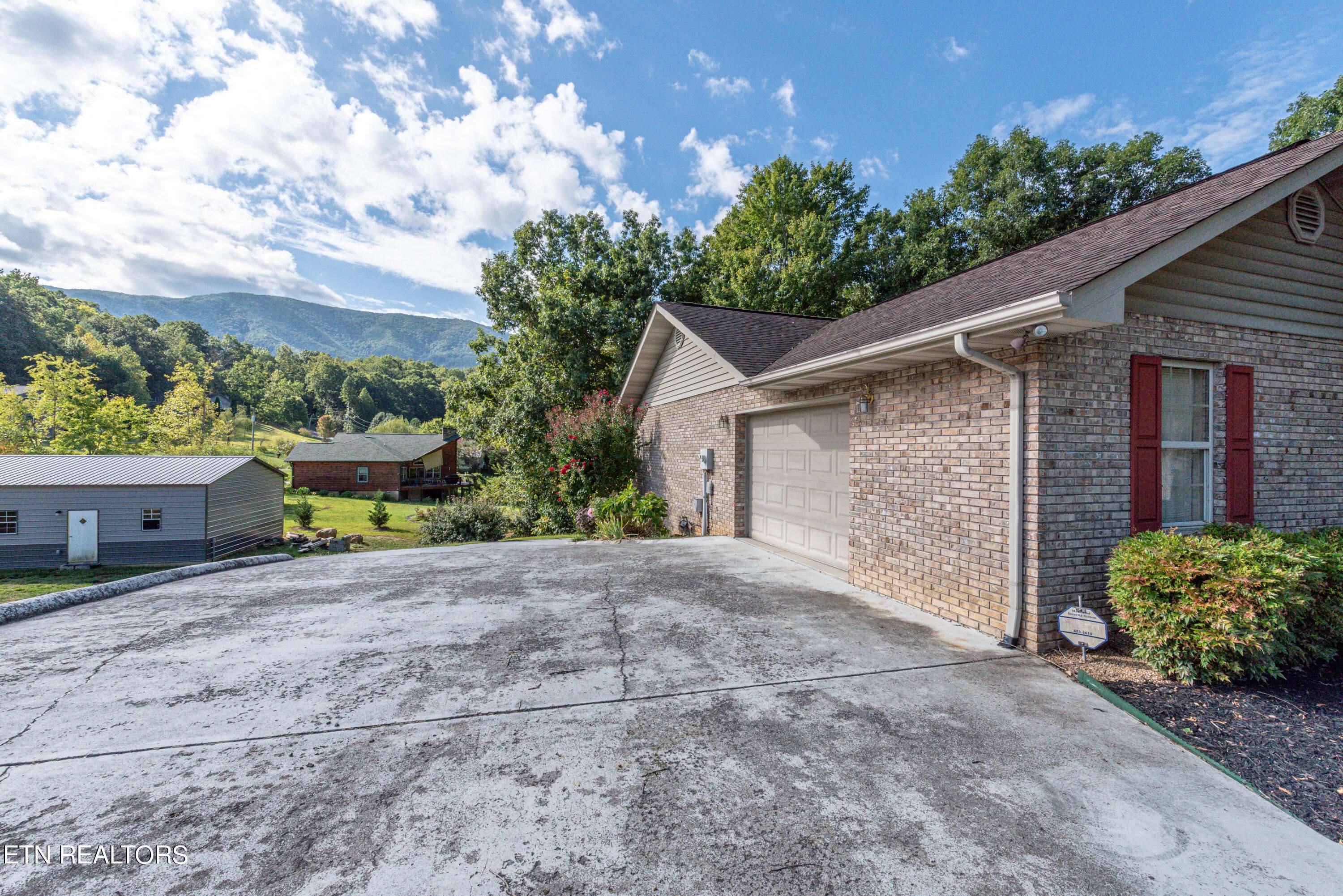 Sevierville, TN 37862,3661 Boxwood LN