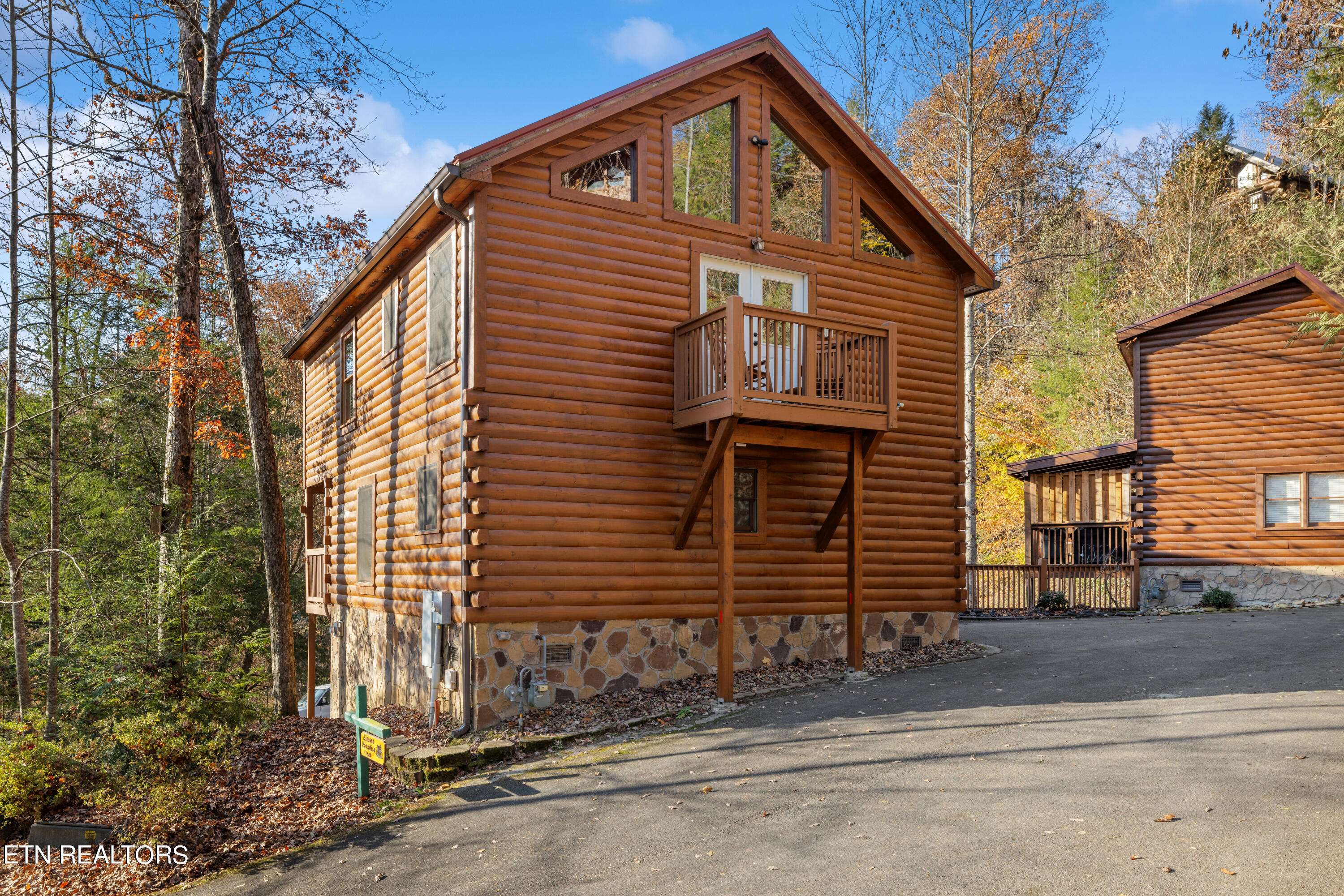 Gatlinburg, TN 37738,1640 Misty Hollow WAY