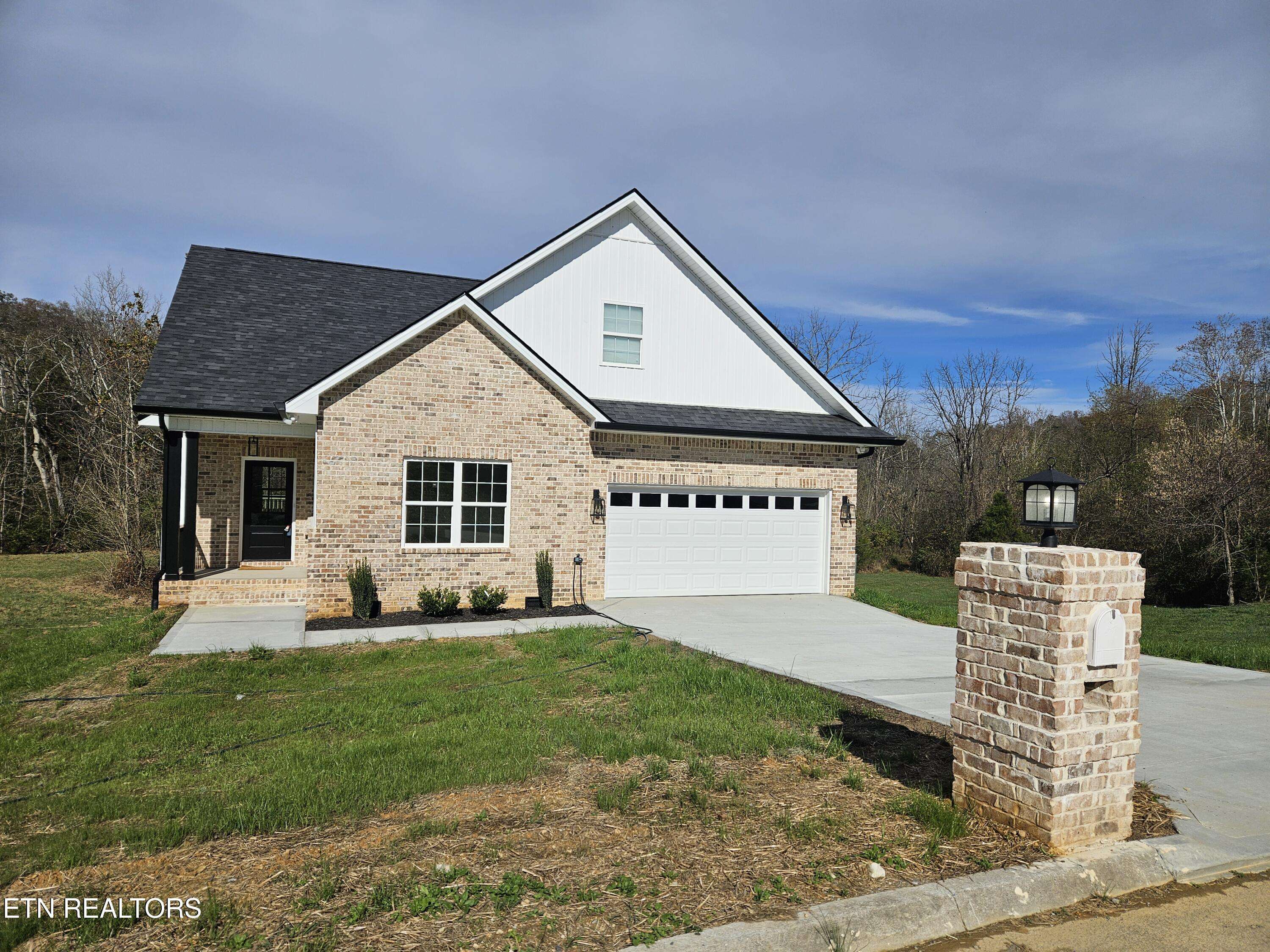 Strawberry Plains, TN 37871,548 Running Brook DR