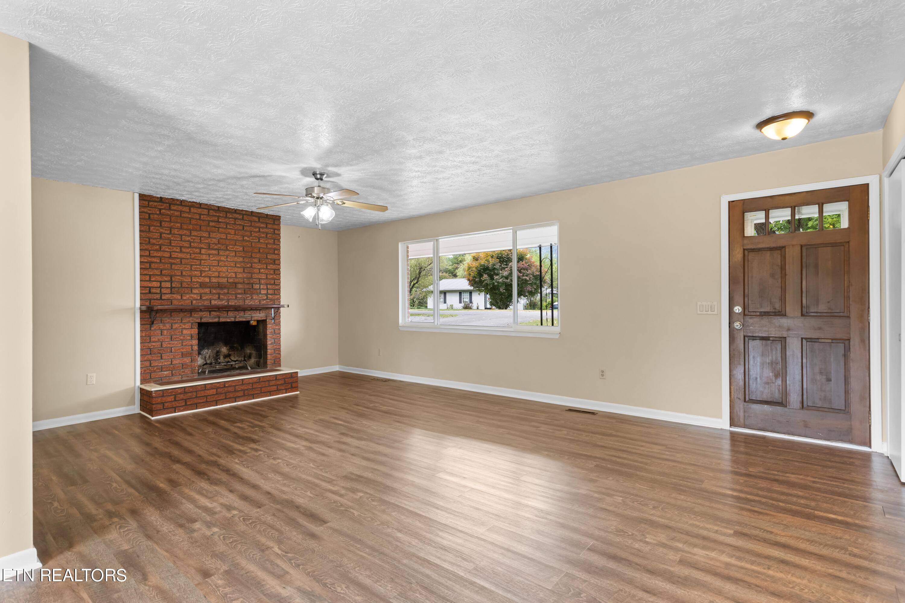 Cumberland Gap, TN 37724,320 Redbird CIR