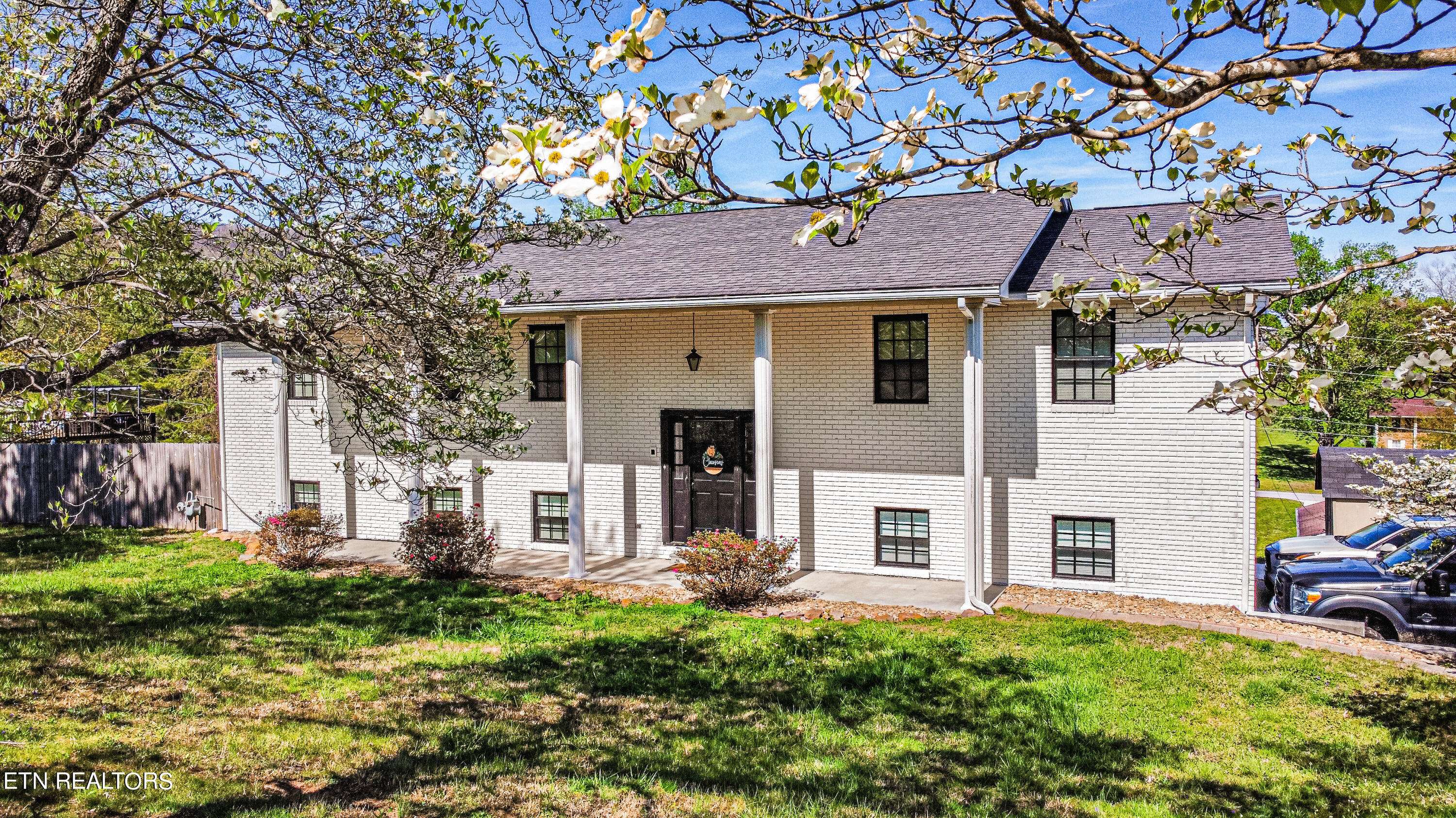Jacksboro, TN 37757,216 Orchard St