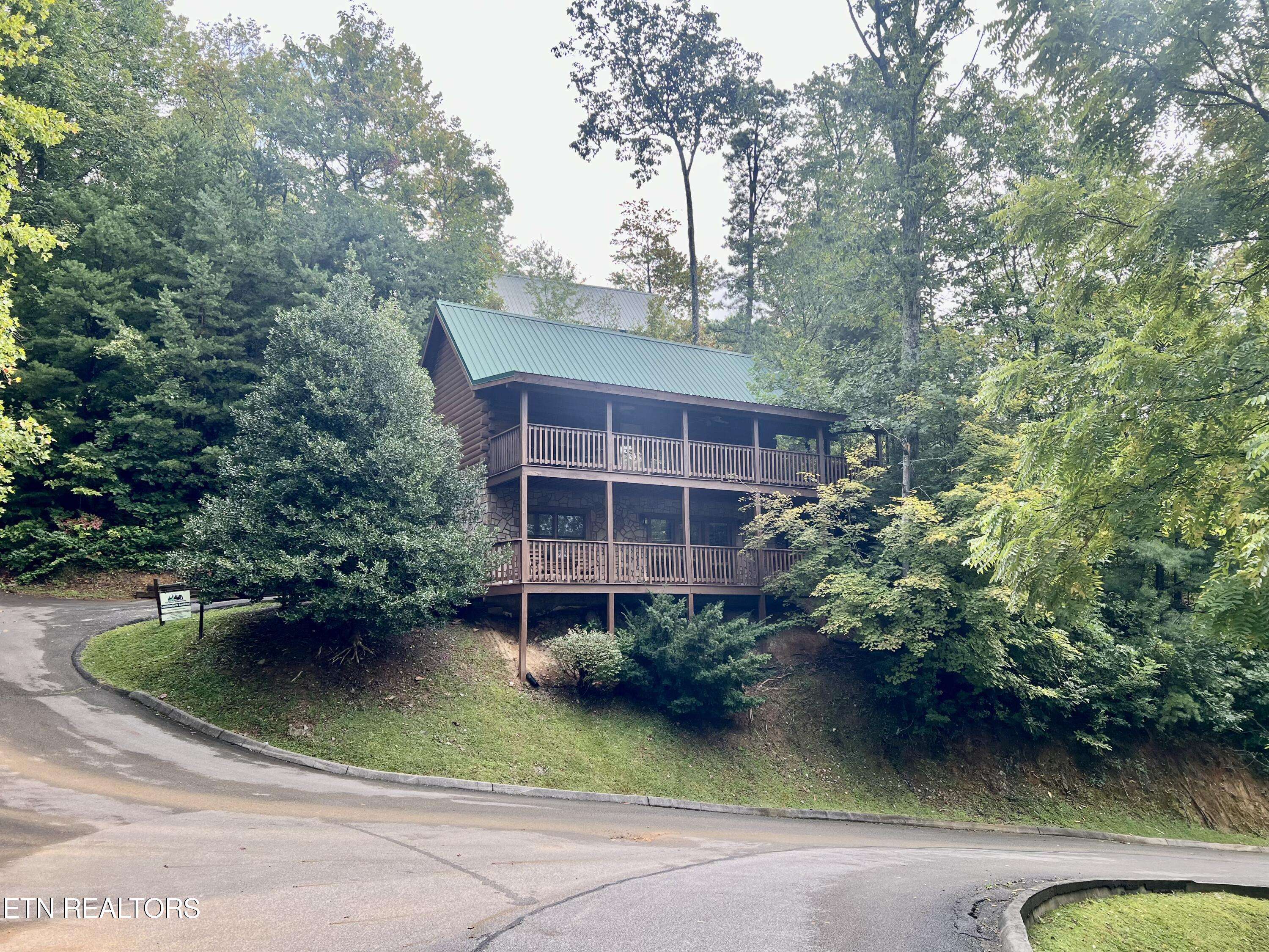 Gatlinburg, TN 37738,640 Cub Path WAY