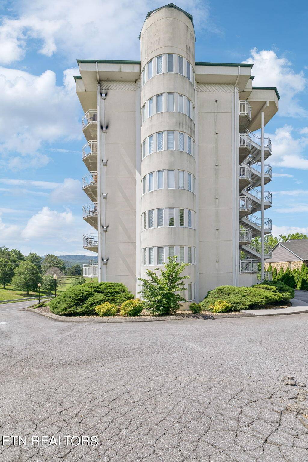 Pigeon Forge, TN 37863,503 Dollywood LN #132