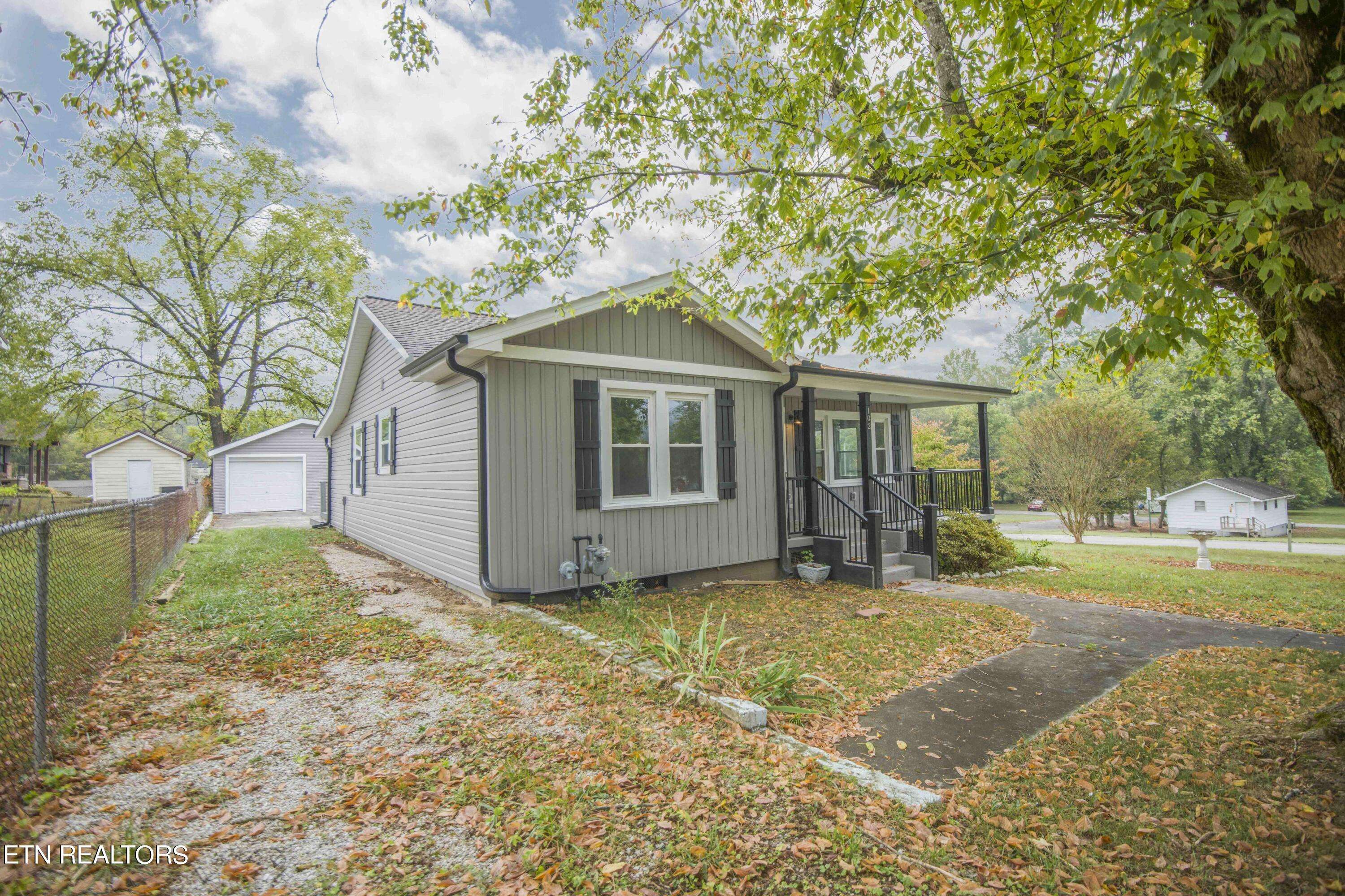 Harriman, TN 37748,102 Vann DR