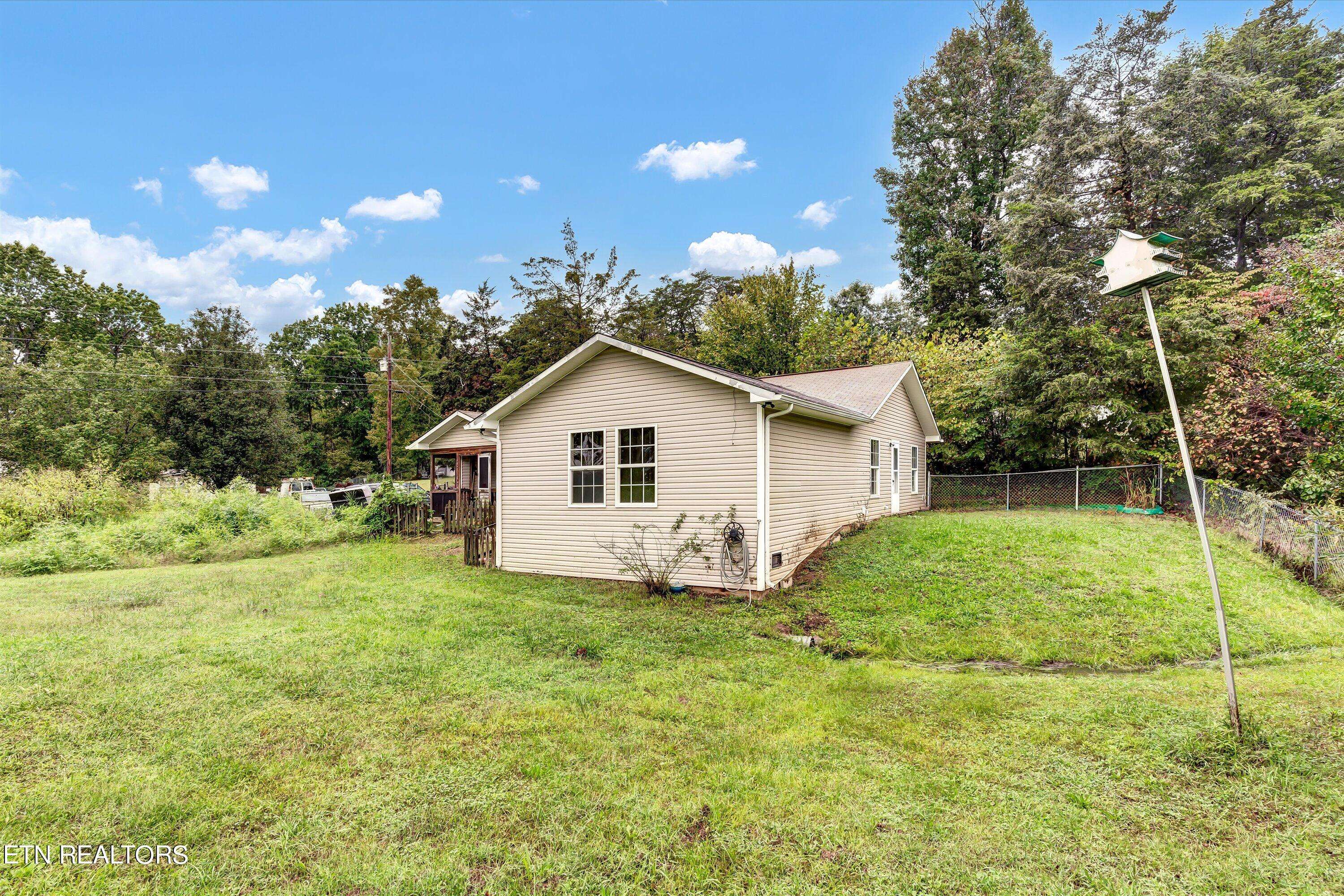 Corryton, TN 37721,225 2nd St