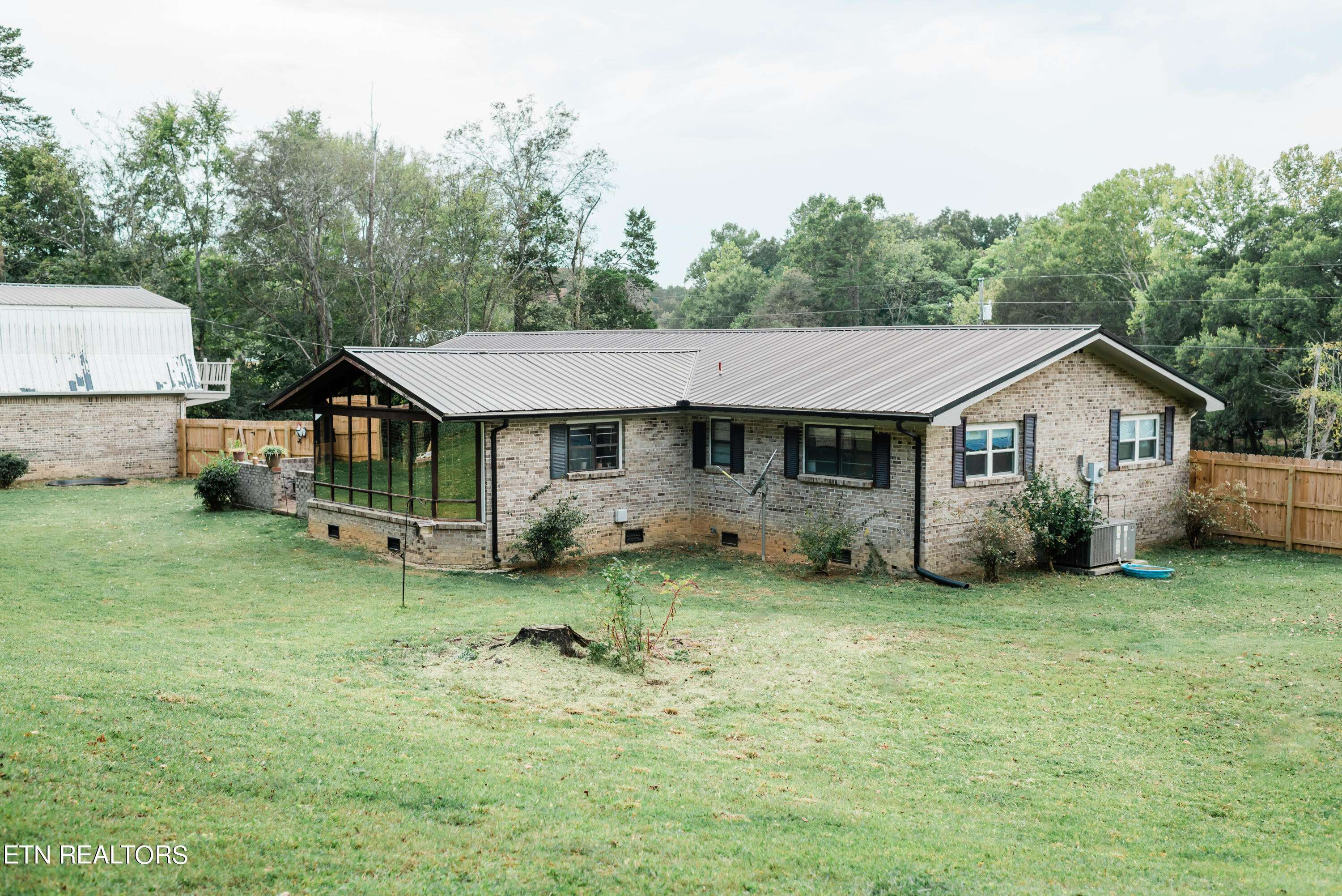 Sweetwater, TN 37874,3948 Sweetwater Vonore Rd