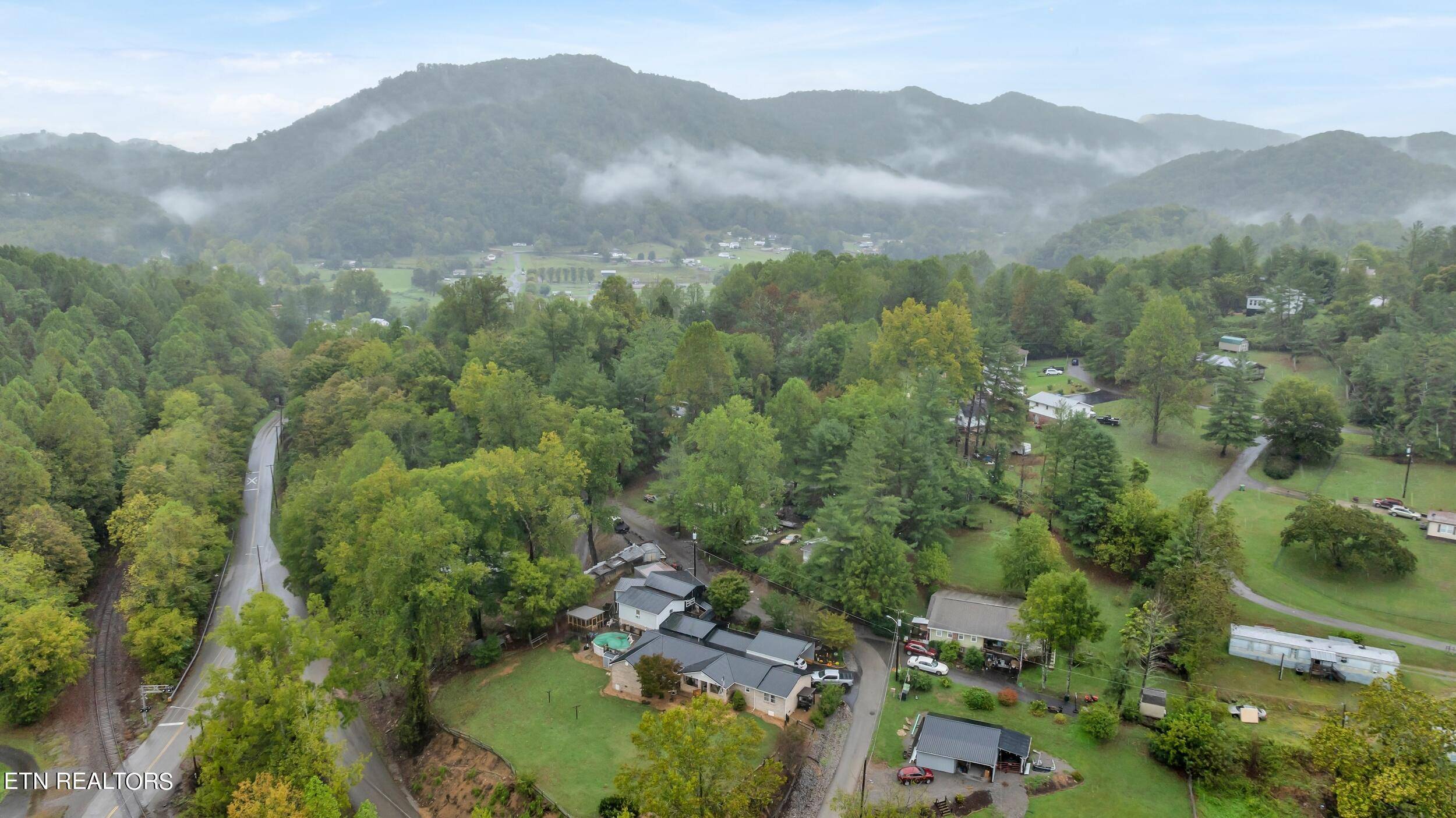 Pennington Gap, VA 24277,348 Cemetery DR