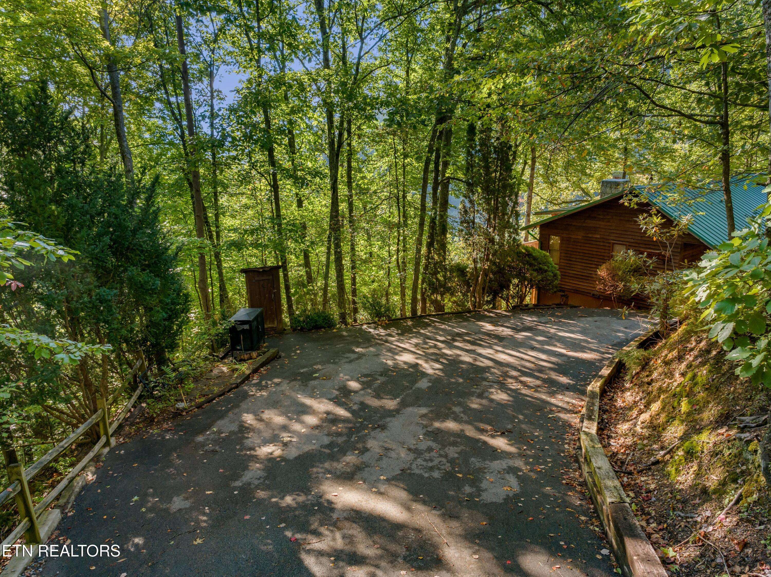 Sevierville, TN 37862,2732 Overholt Trail