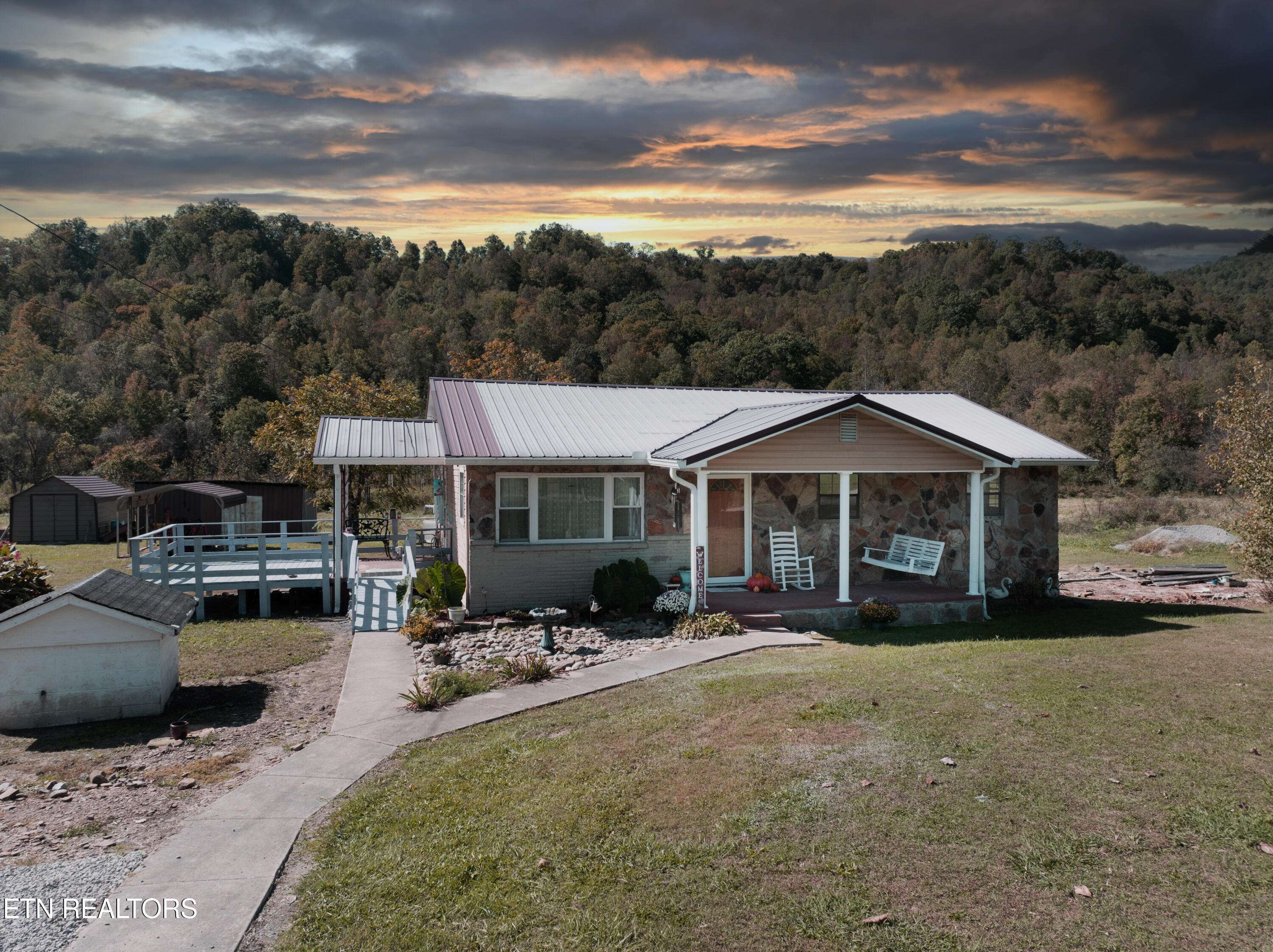 Jellico, TN 37762,273 wooldridge LN