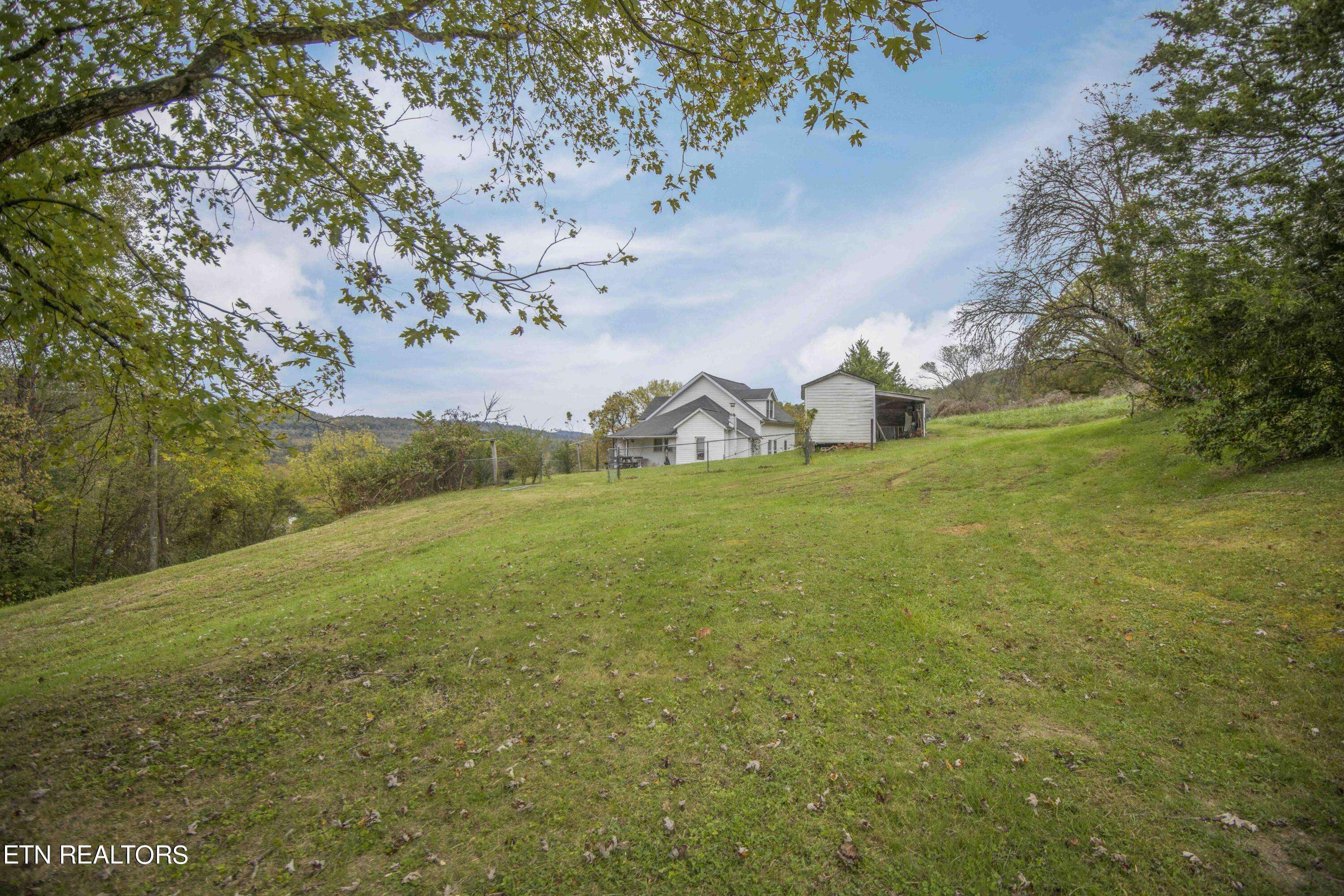 Jellico, TN 37762,425 Robbins St