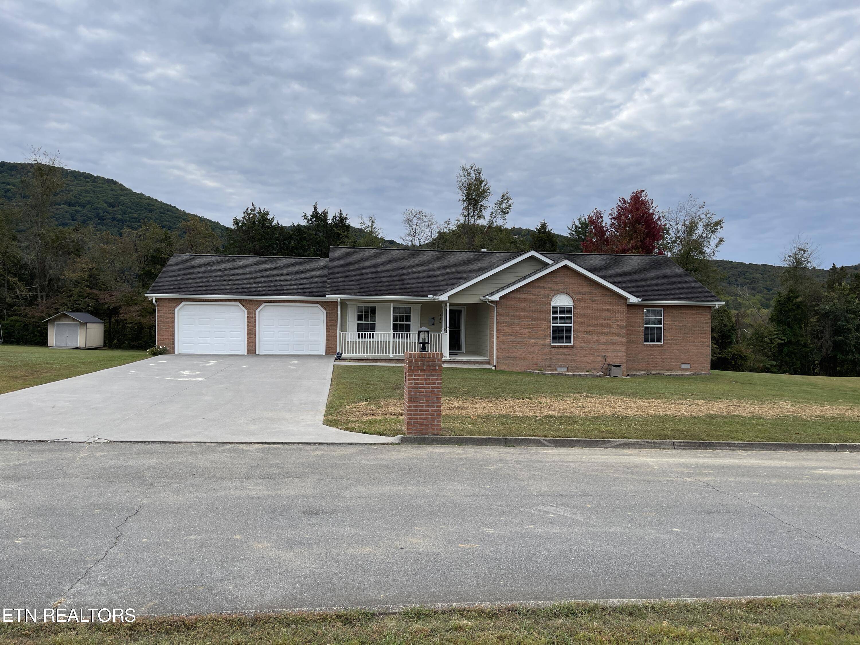 Sevierville, TN 37876,3526 Walking Horse LN