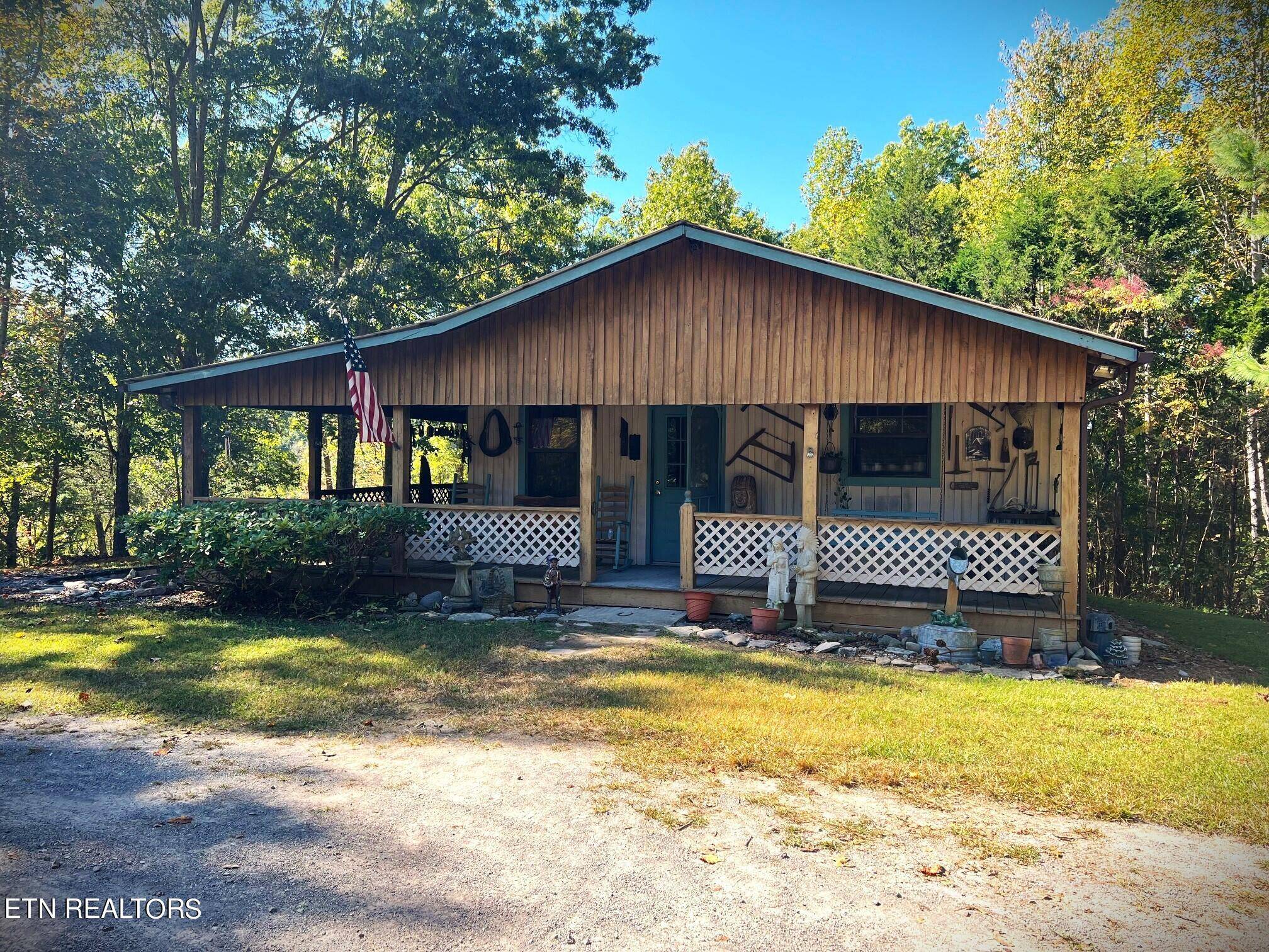 Hilham, TN 38568,120 Heart Ridge Rd