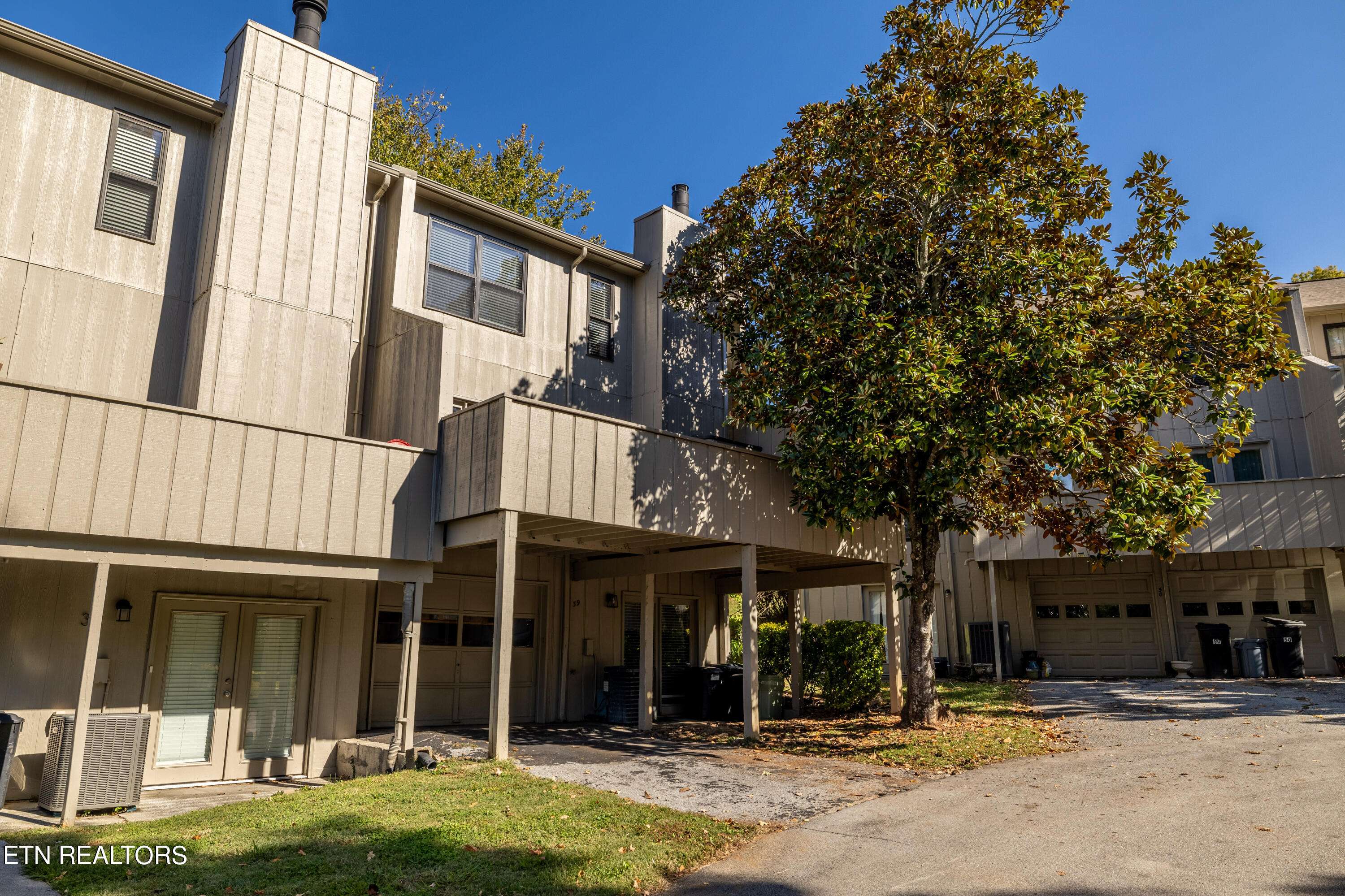 Knoxville, TN 37923,8703 Olde Colony Tr #39