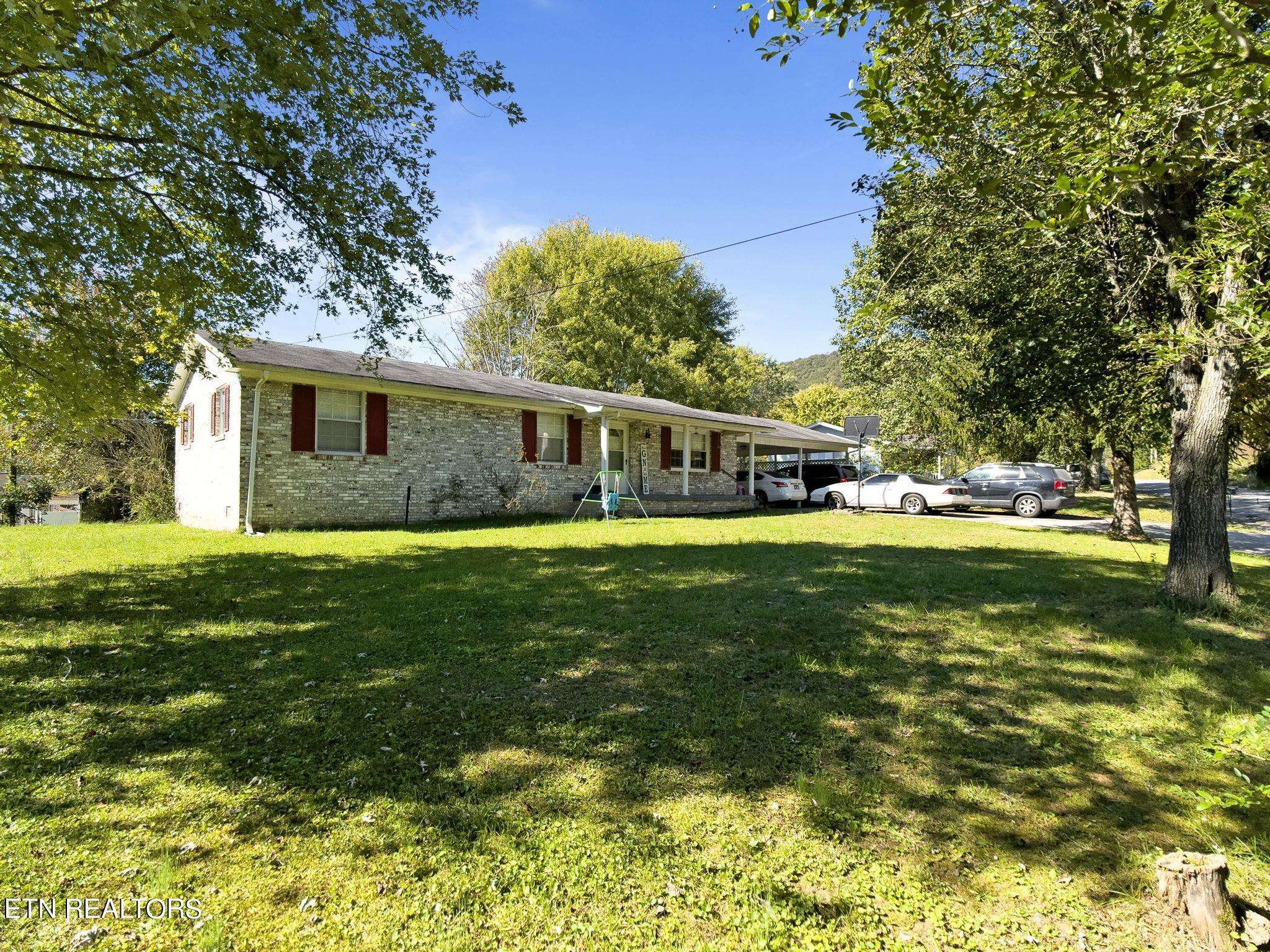 Jacksboro, TN 37757,313 Eagle Bluff Rd