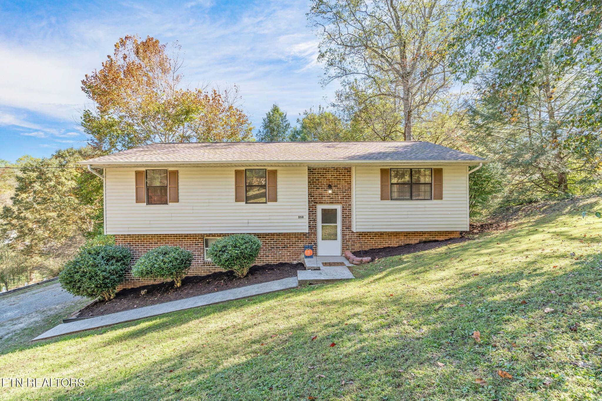 Harriman, TN 37748,258 Woodland DR