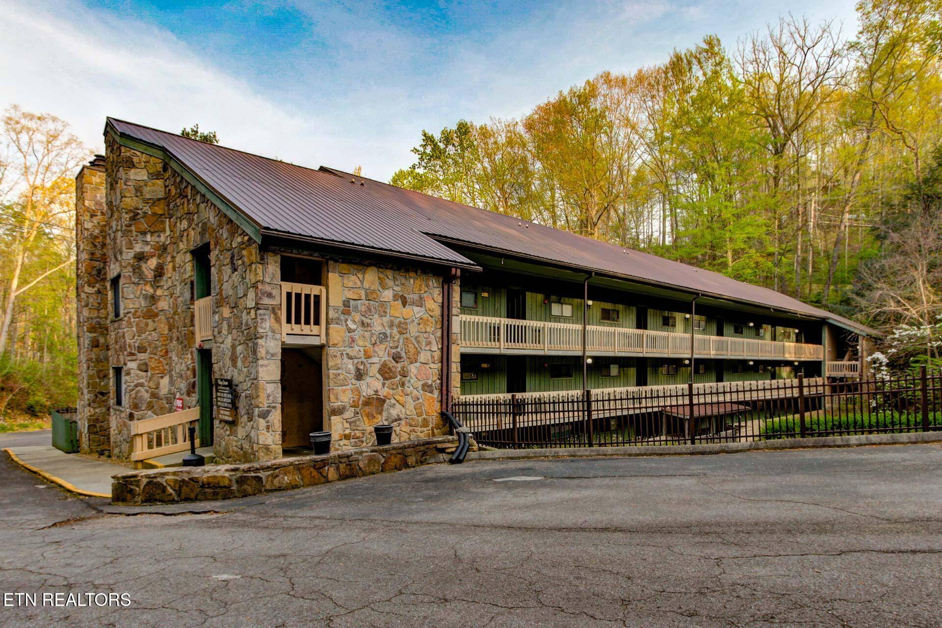 Gatlinburg, TN 37738,1435 Wiley Oakley DR #173