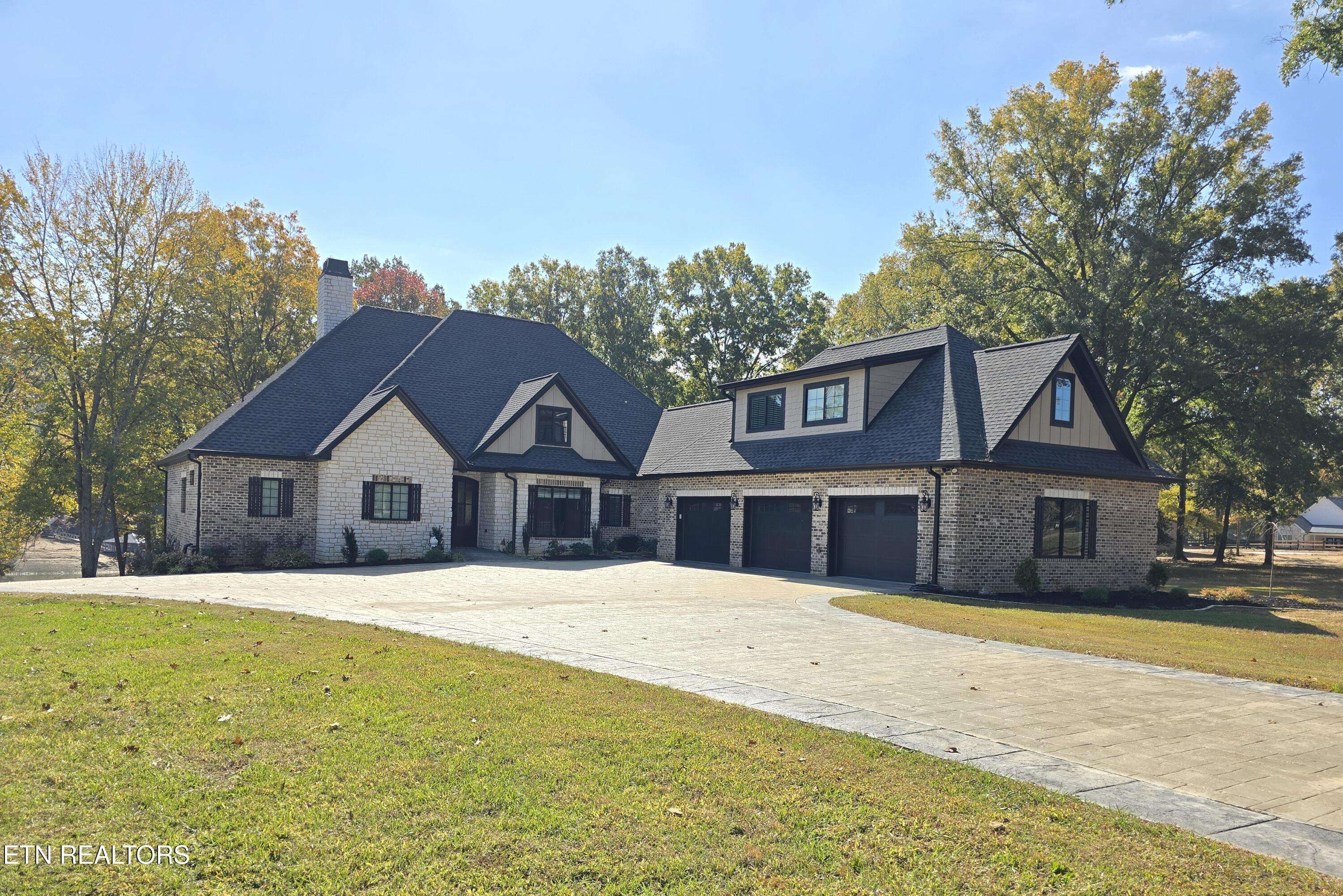 Dandridge, TN 37725,708 Lakeside CT