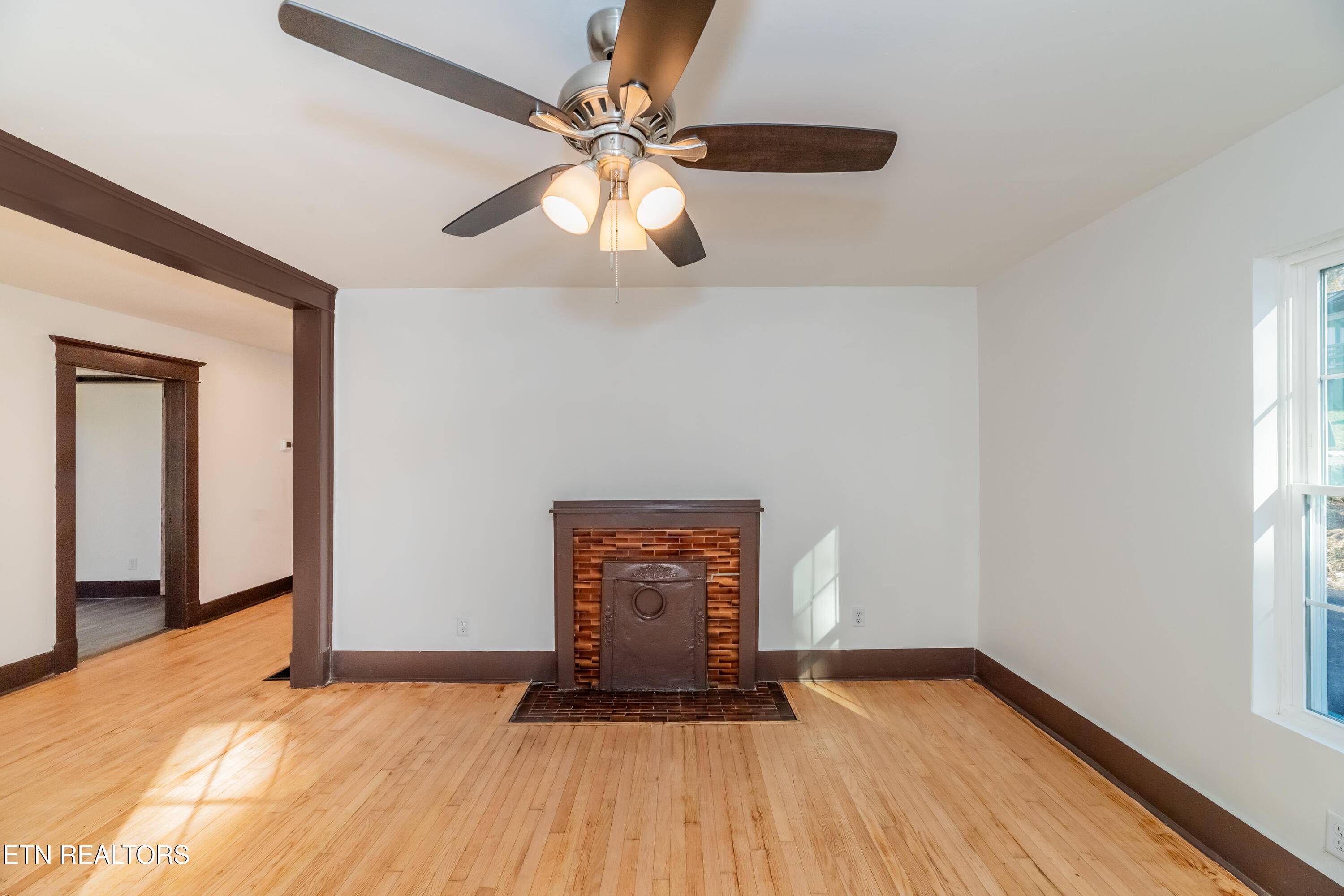 Knoxville, TN 37914,622 Fern St