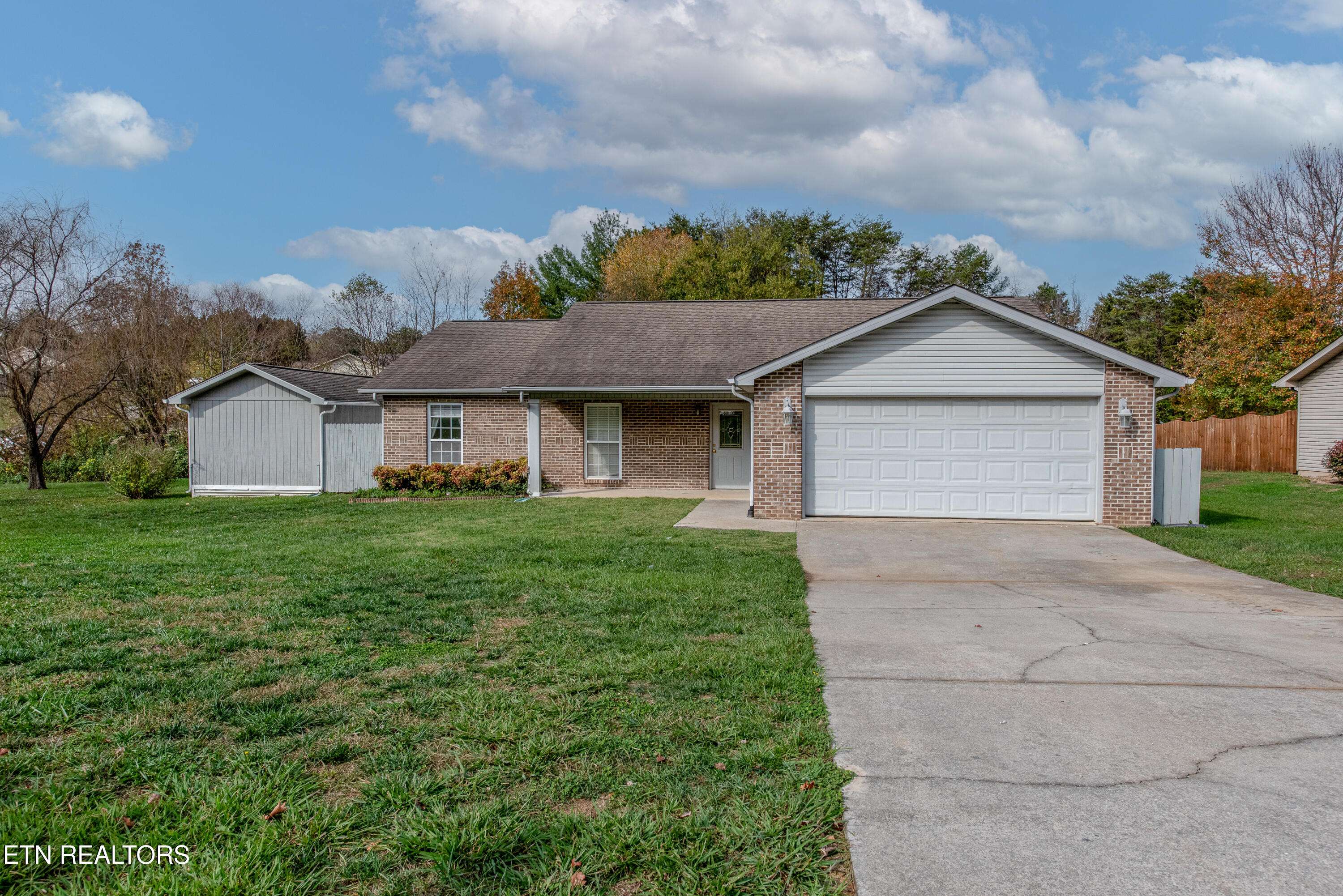 Maryville, TN 37803,2925 Country Meadows LN