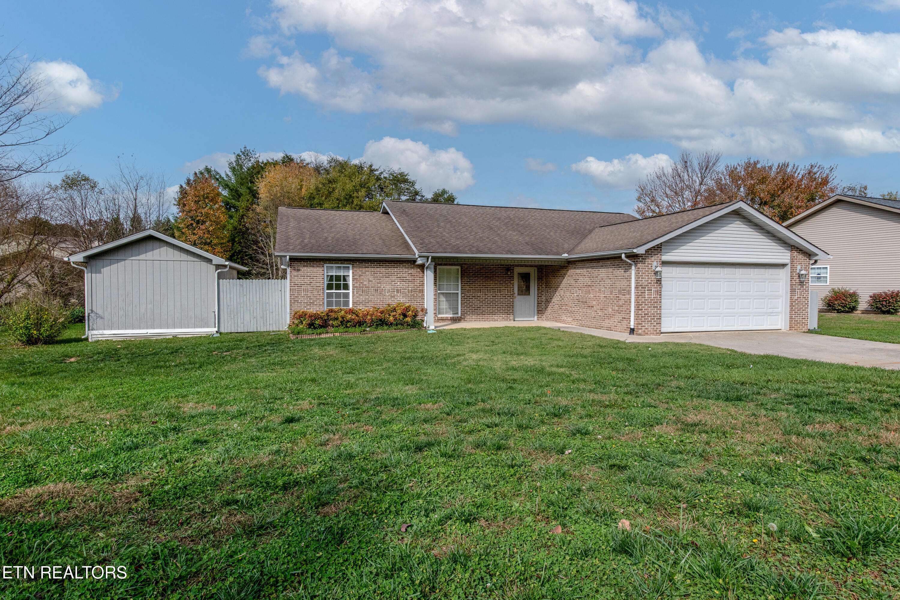 Maryville, TN 37803,2925 Country Meadows LN