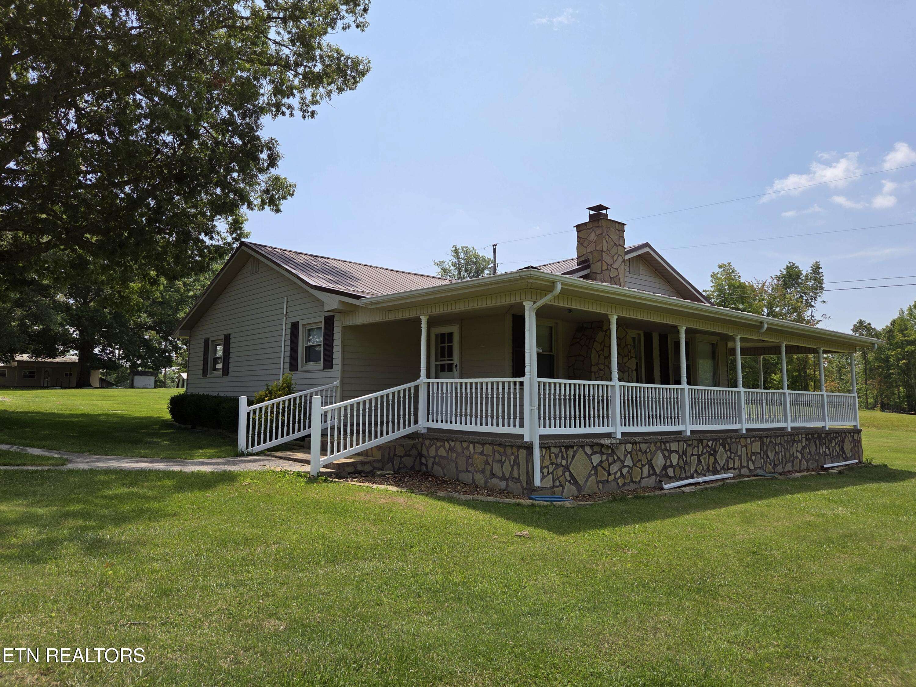 Deer Lodge, TN 37726,2703 Deer Lodge Hwy