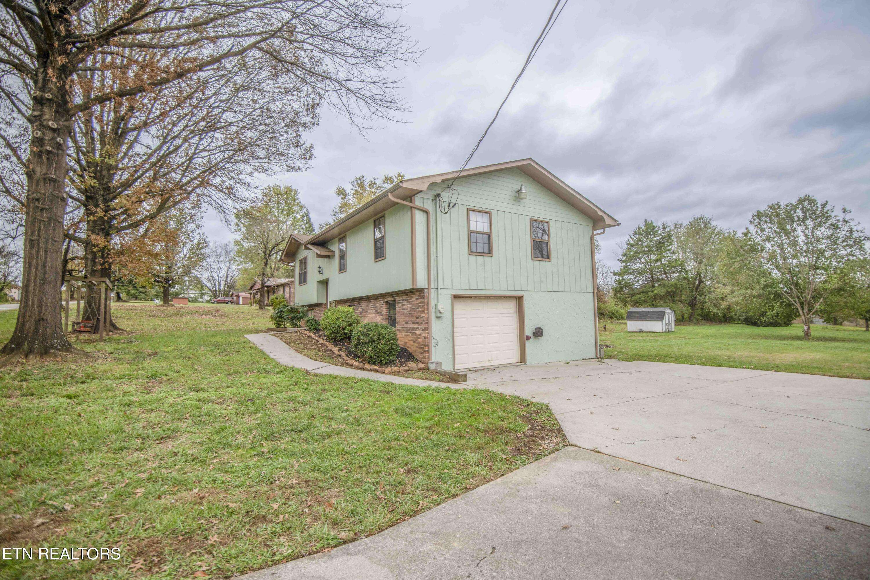 Greenback, TN 37742,445 Kinser LN