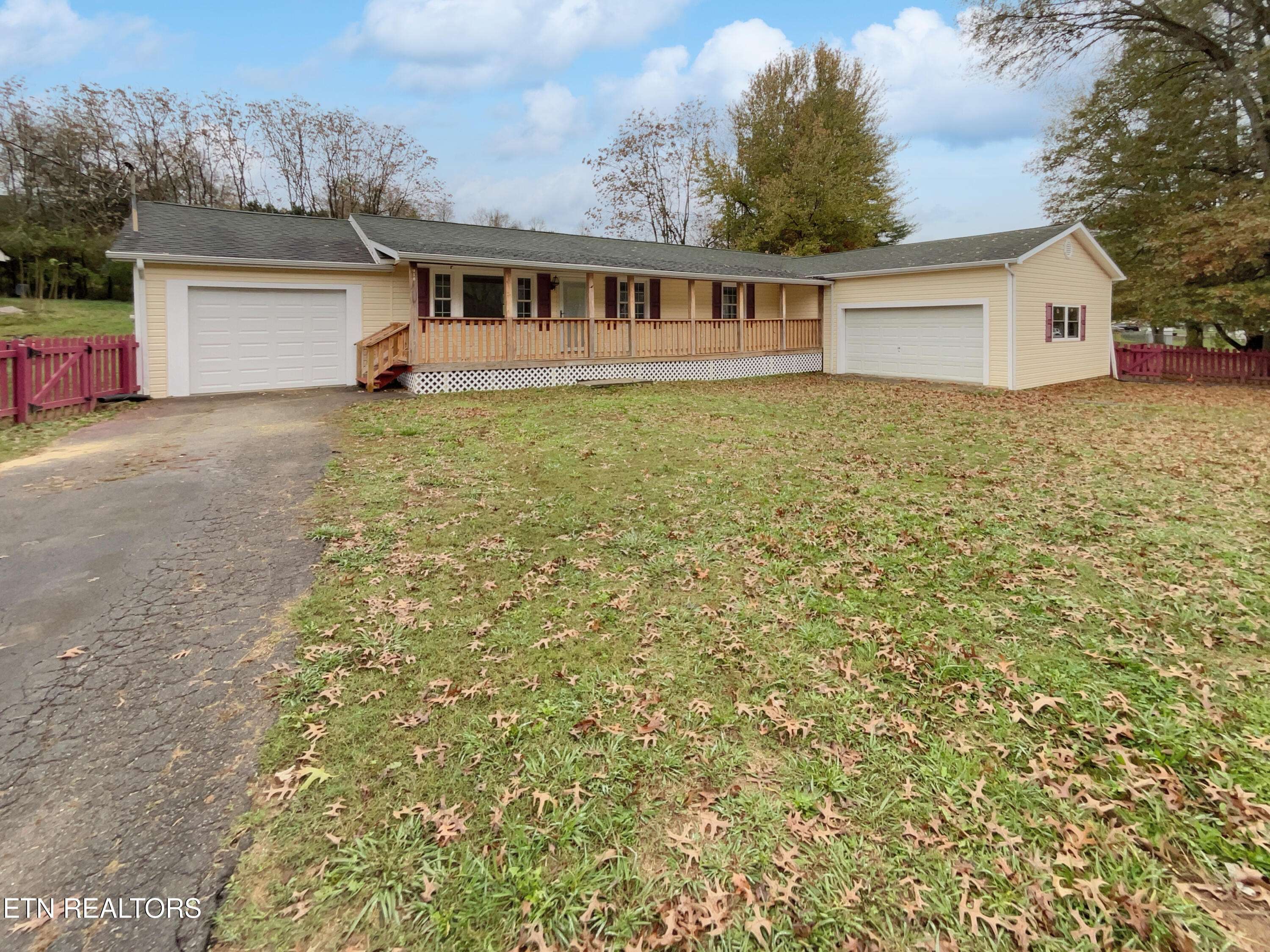 Clinton, TN 37716,918 Melton Hill CIR