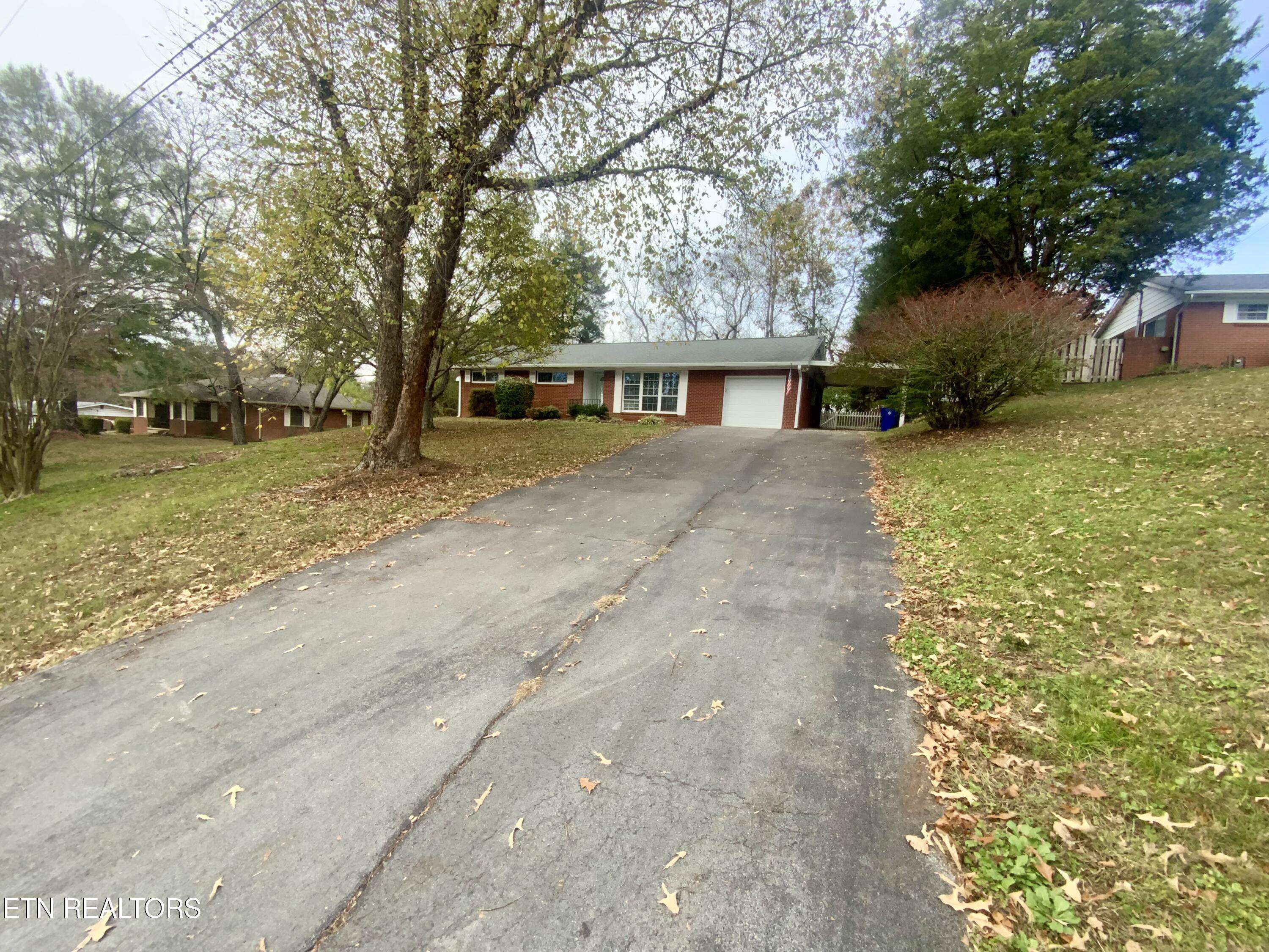 Clinton, TN 37716,312 Maple St