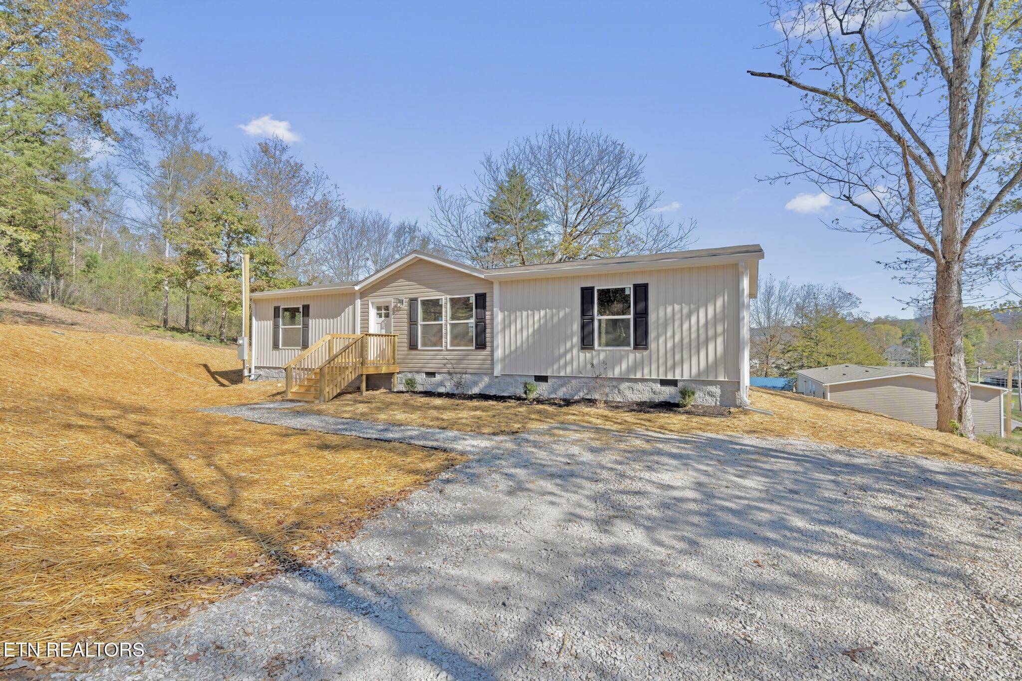 Etowah, TN 37331,722 Posey Road