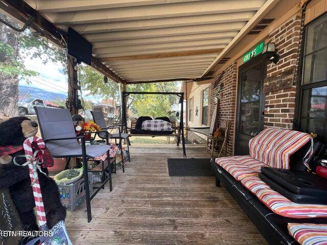 Loudon, TN 37774,523 River Bend DR