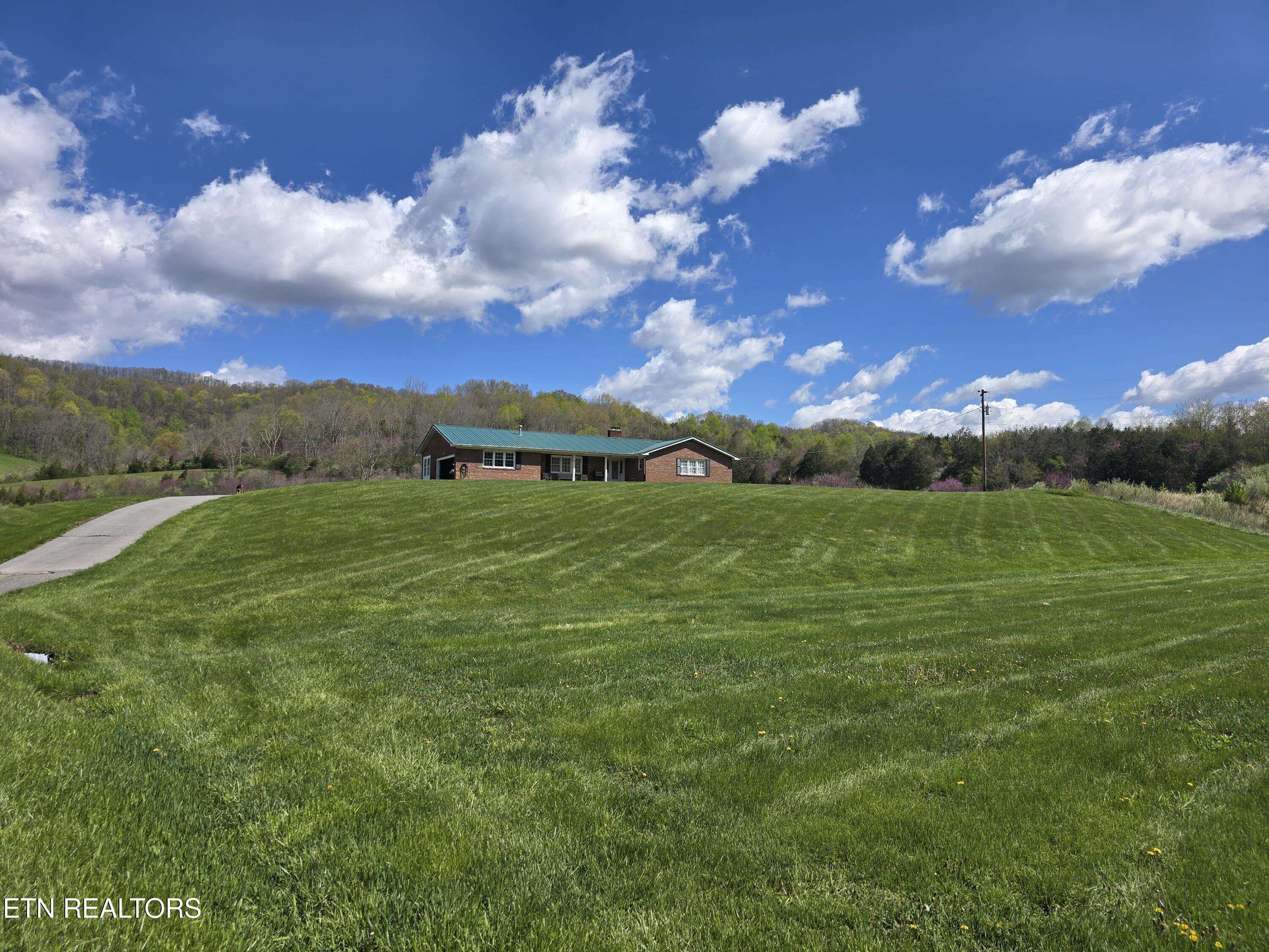 Rose Hill, VA 24281,20109 Wilderness Rd